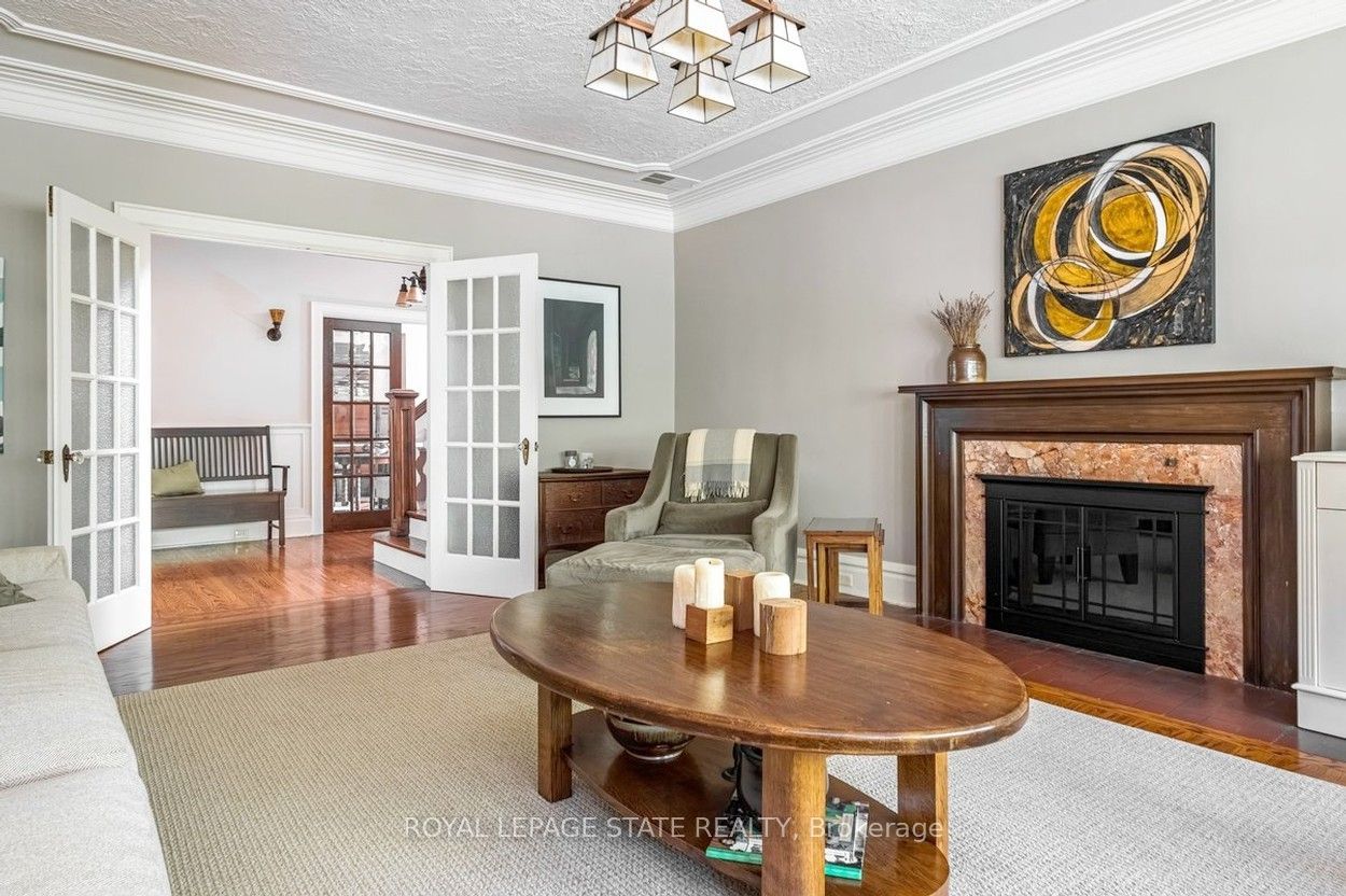 2 Oak Knoll Drive Property Photo 8