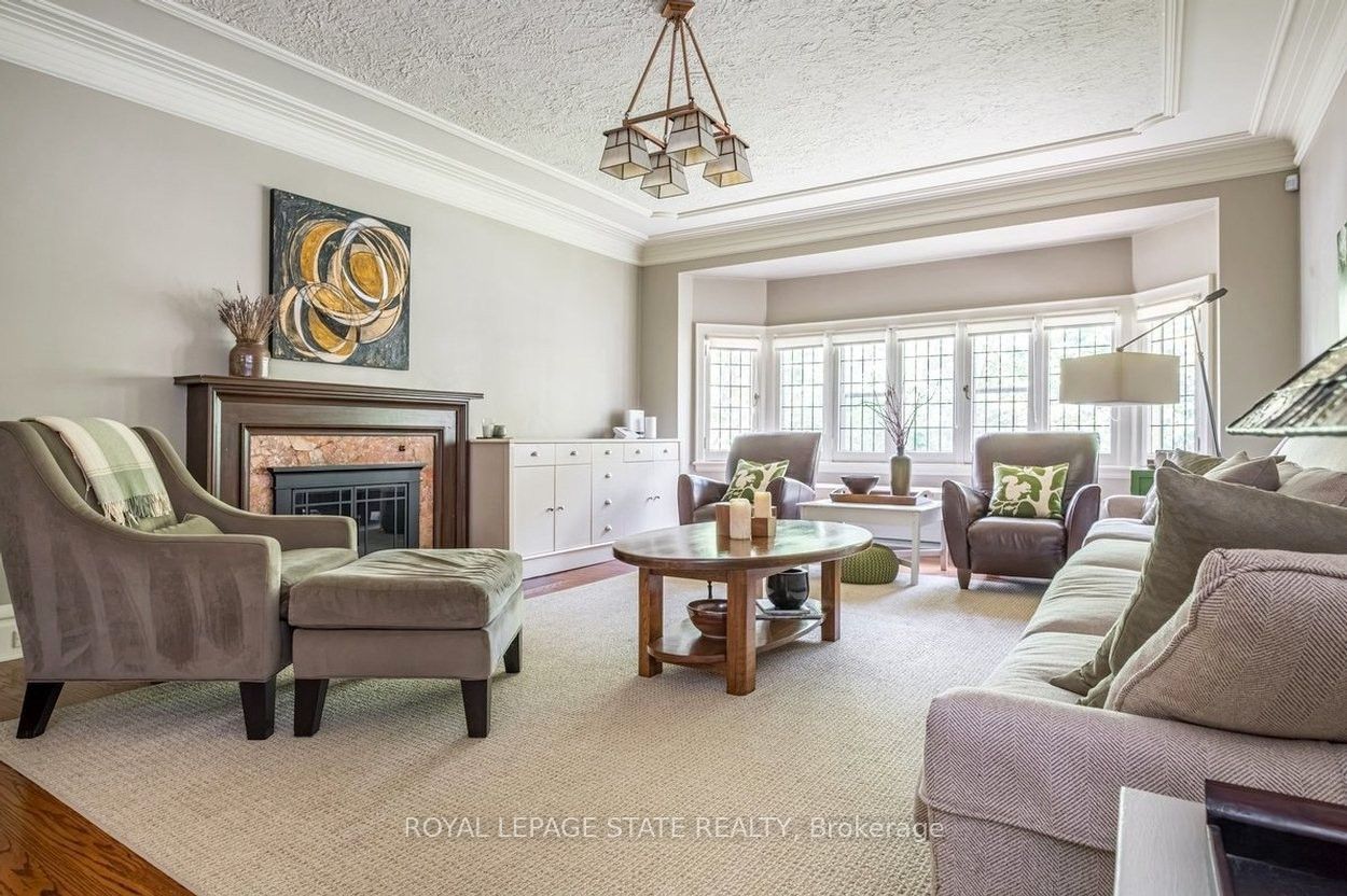 2 Oak Knoll Drive Property Photo 9