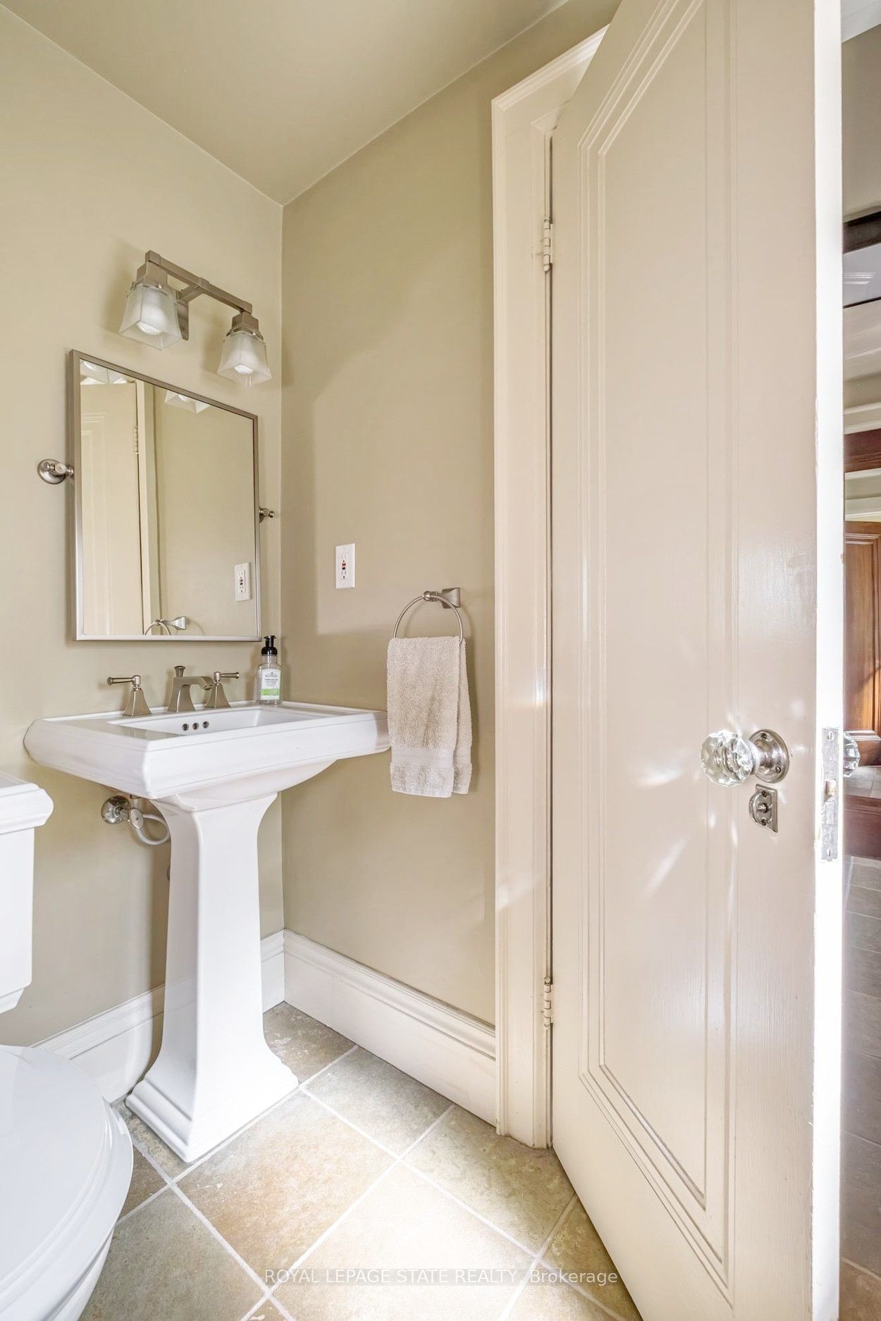 2 Oak Knoll Drive Property Photo 24