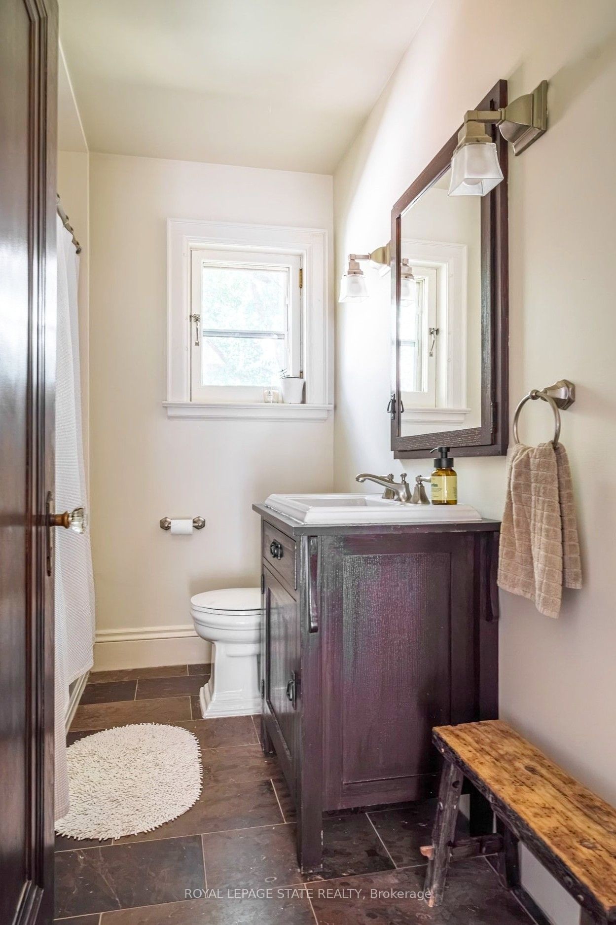 2 Oak Knoll Drive Property Photo 34