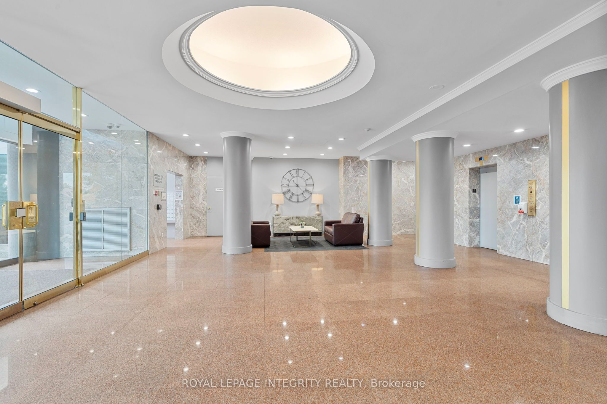 545 St Laurent Boulevard 302 Property Photo 3