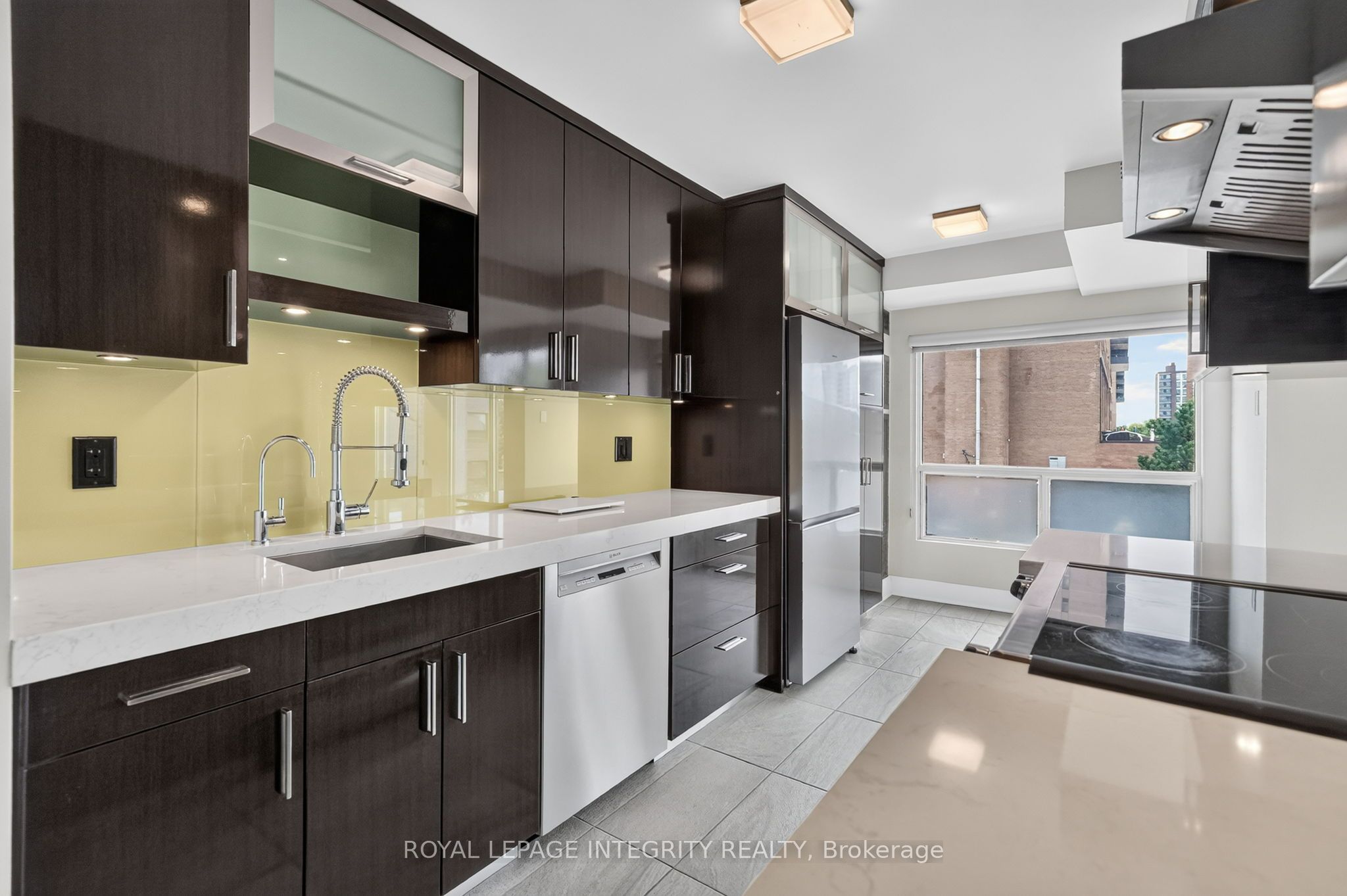 545 St Laurent Boulevard 302 Property Photo 9