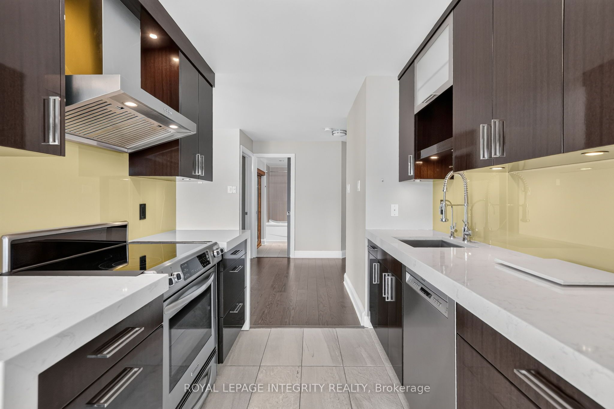 545 St Laurent Boulevard 302 Property Photo 10