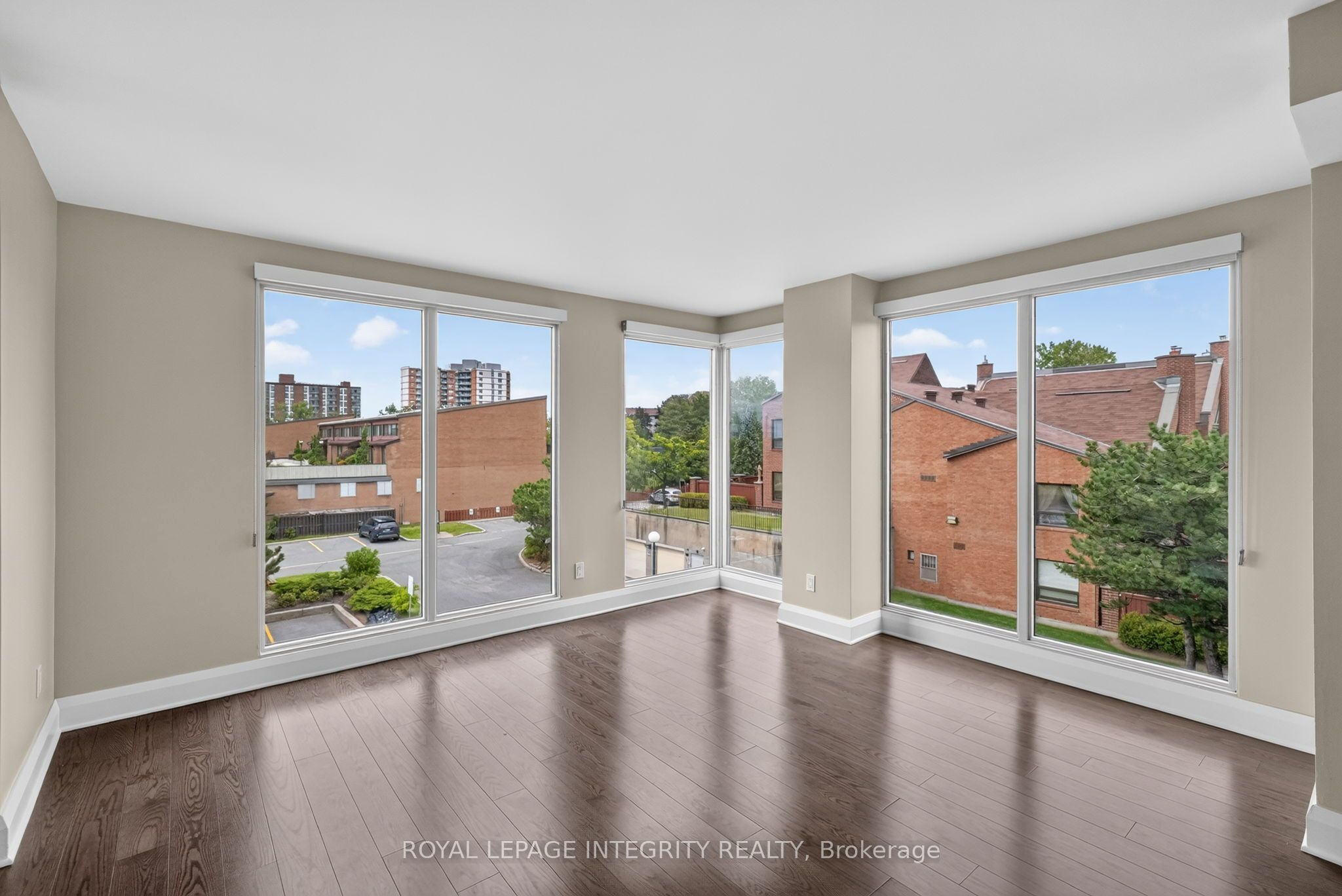 545 St Laurent Boulevard 302 Property Photo 13