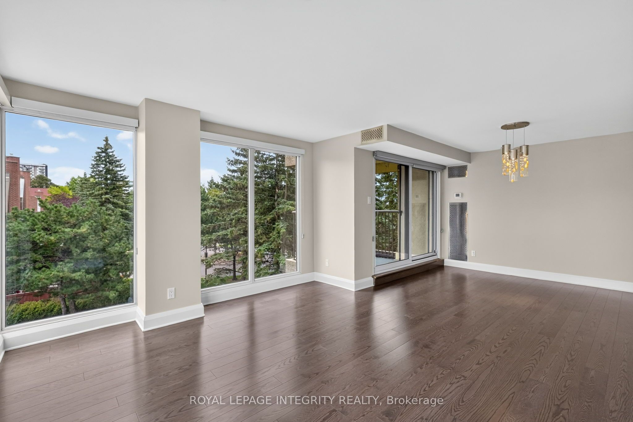 545 St Laurent Boulevard 302 Property Photo 15
