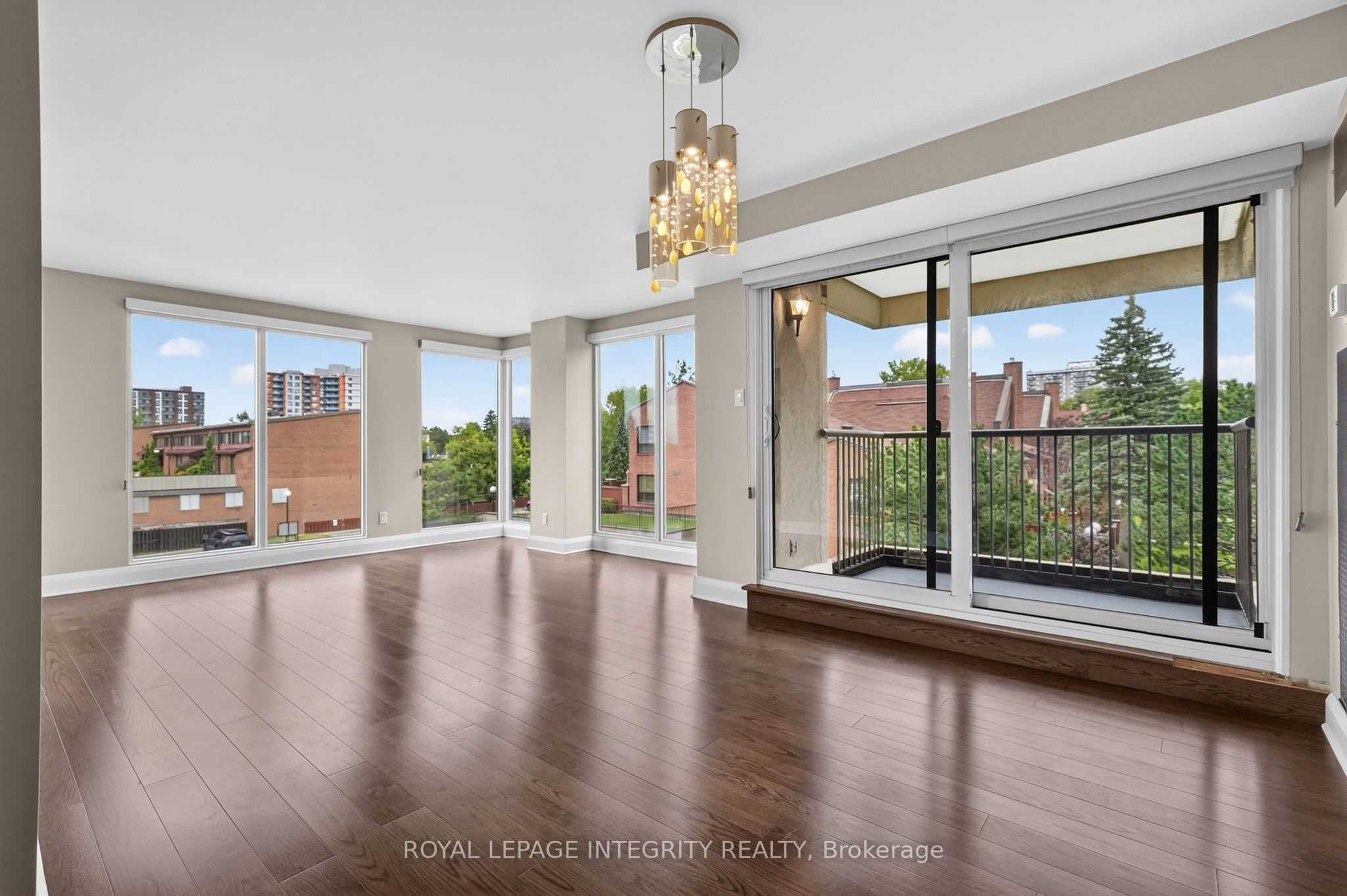 545 St Laurent Boulevard 302 Property Photo 16