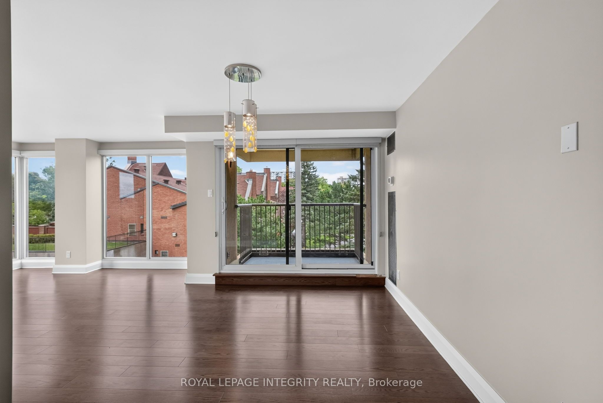 545 St Laurent Boulevard 302 Property Photo 16