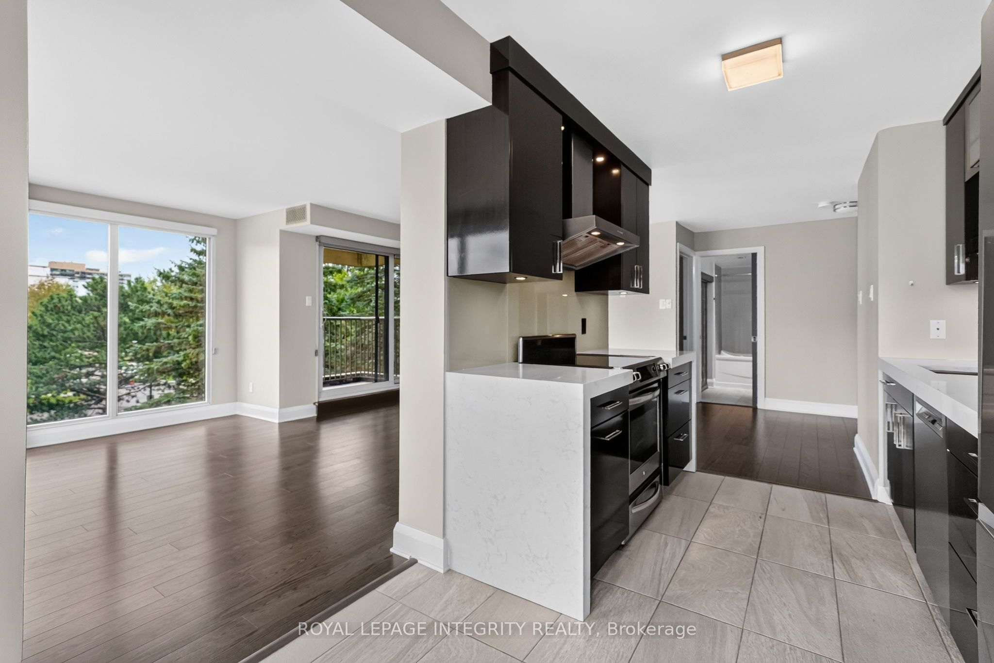 545 St Laurent Boulevard 302 Property Photo 19