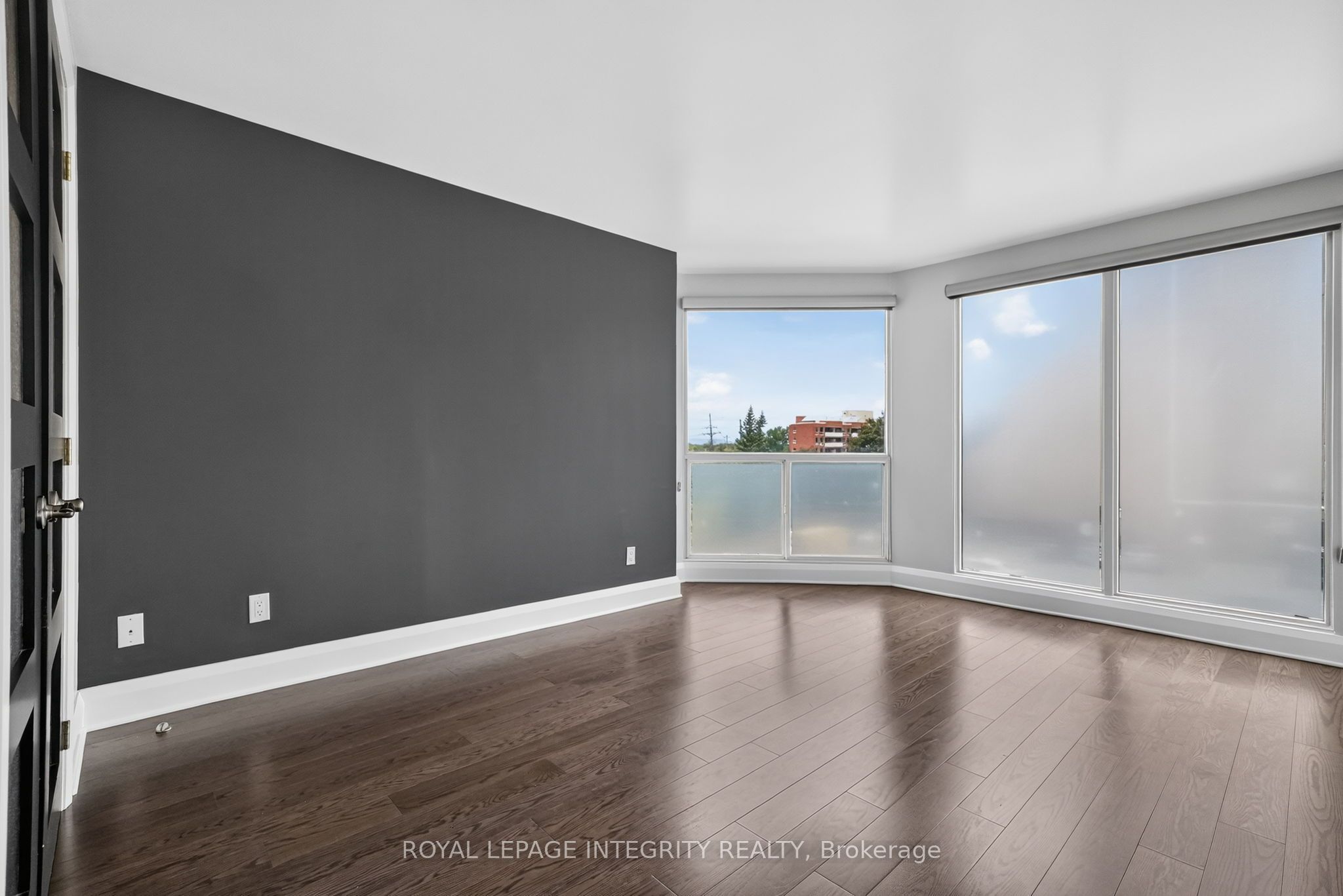 545 St Laurent Boulevard 302 Property Photo 25