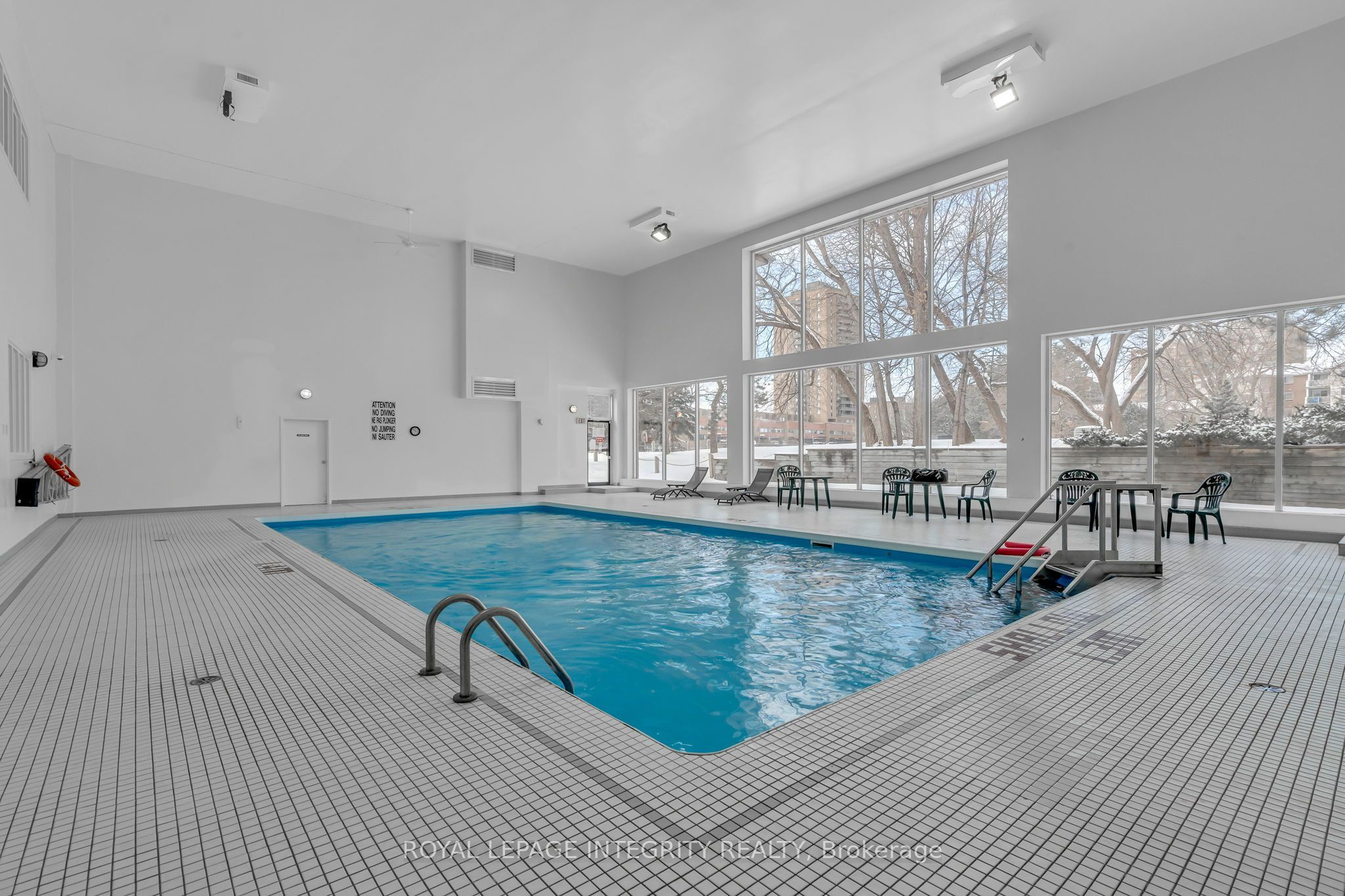 545 St Laurent Boulevard 302 Property Photo 43