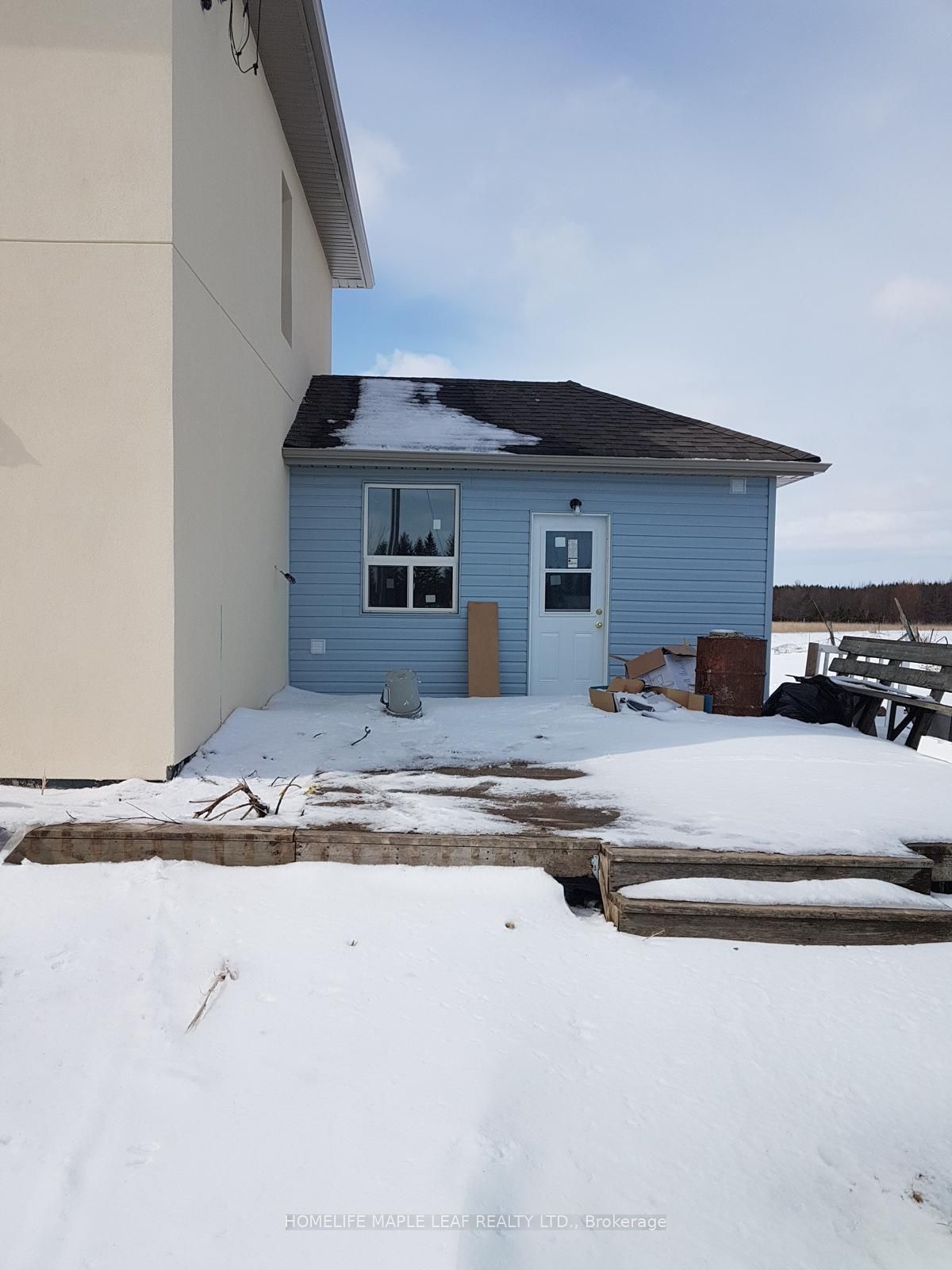 476407 3 Line Property Photo 1