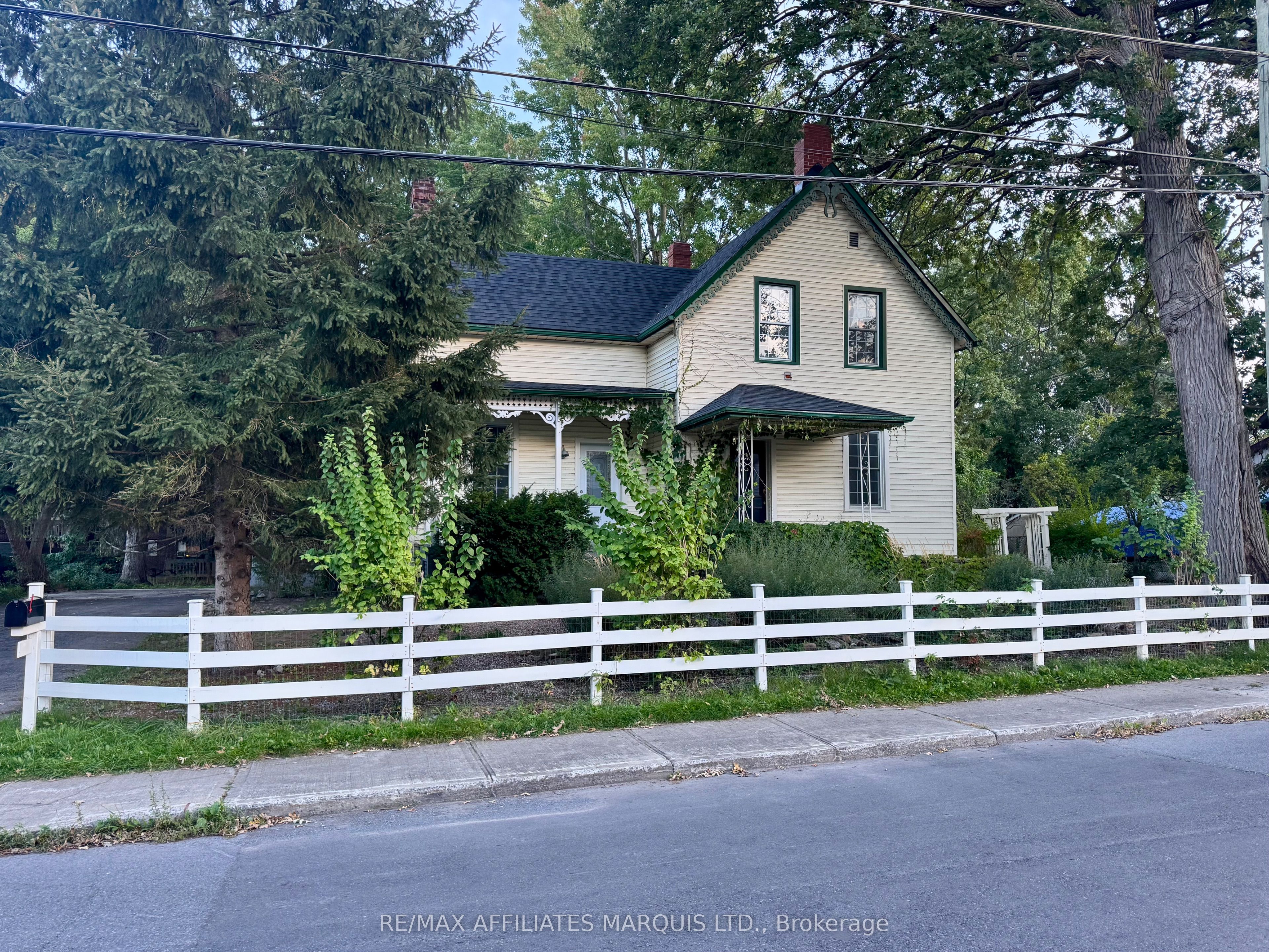 326 Third Street E