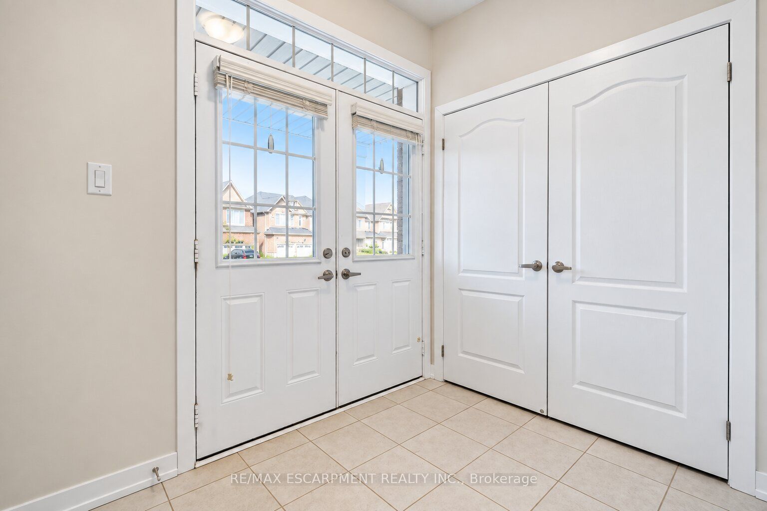 92 Longboat Run W Property Photo 5