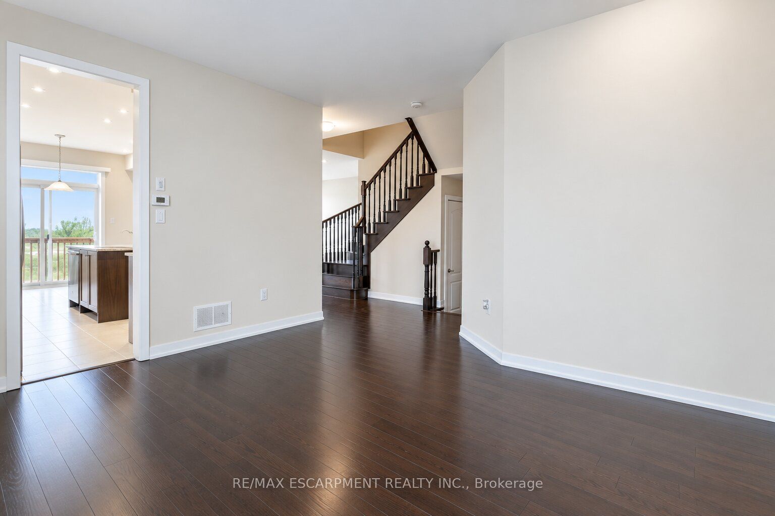 92 Longboat Run W Property Photo 8