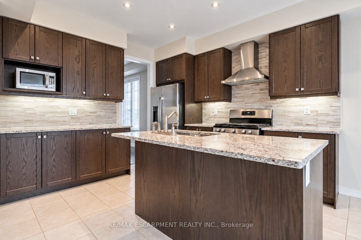 92 Longboat Run W Property Photo 10