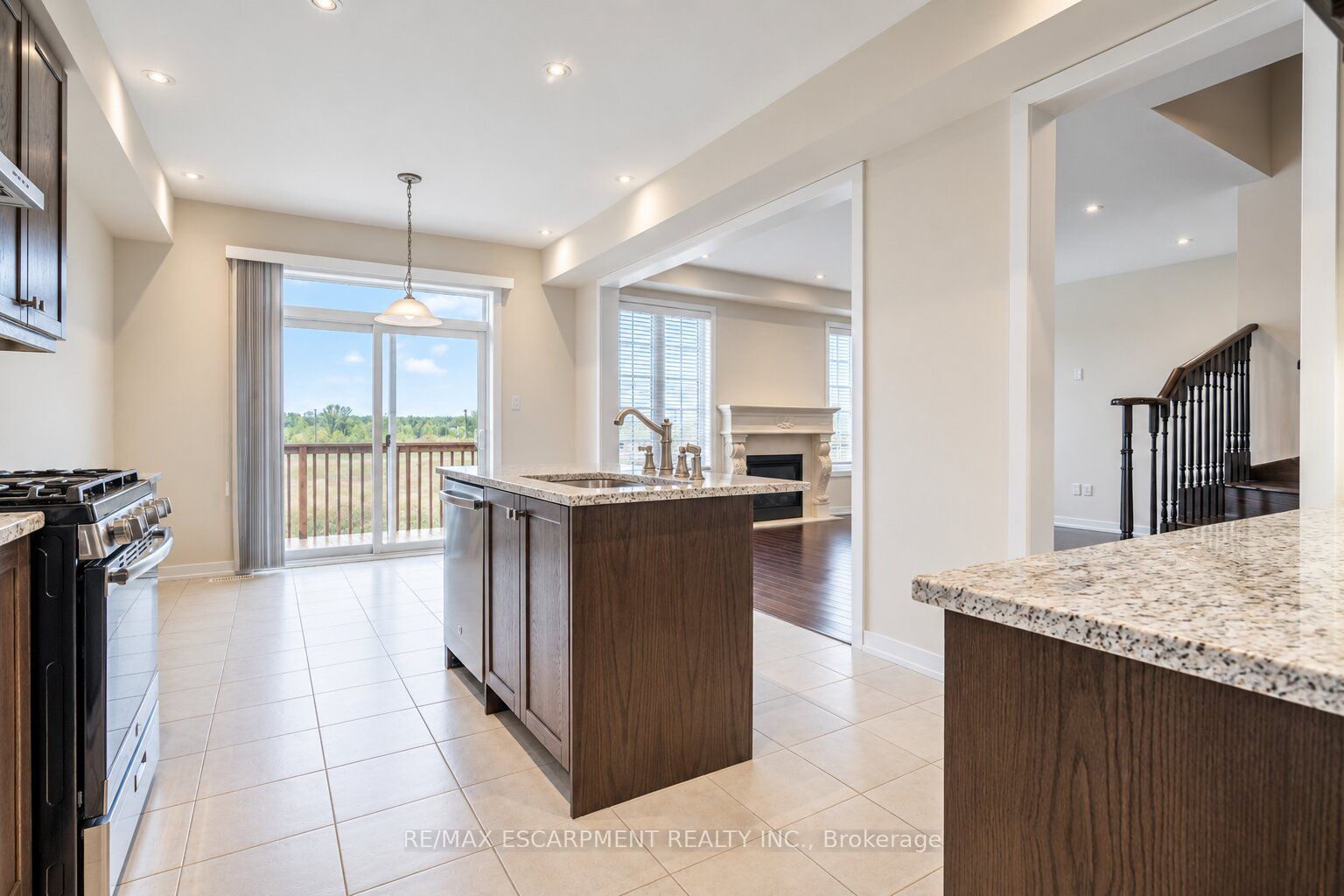 92 Longboat Run W Property Photo 12