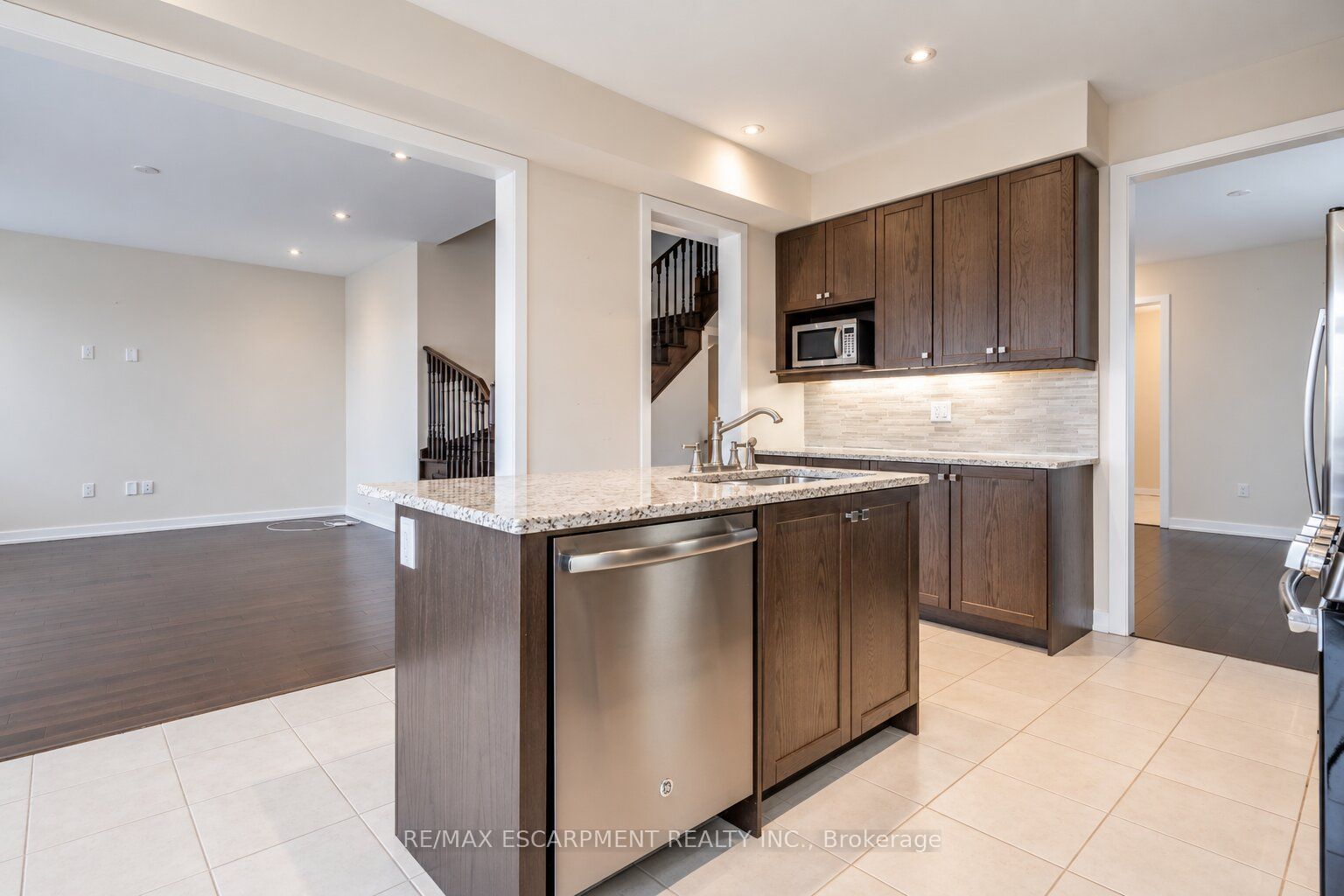 92 Longboat Run W Property Photo 13