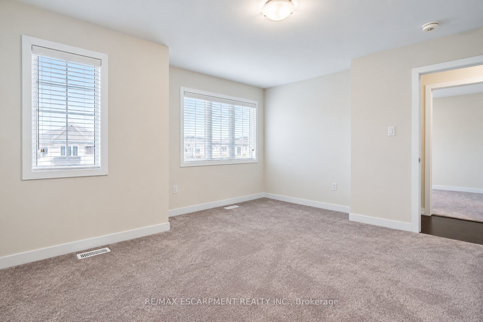92 Longboat Run W Property Photo 26