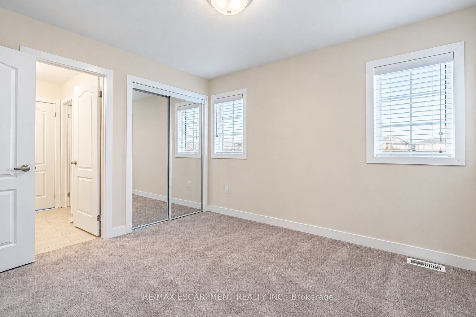 92 Longboat Run W Property Photo 38