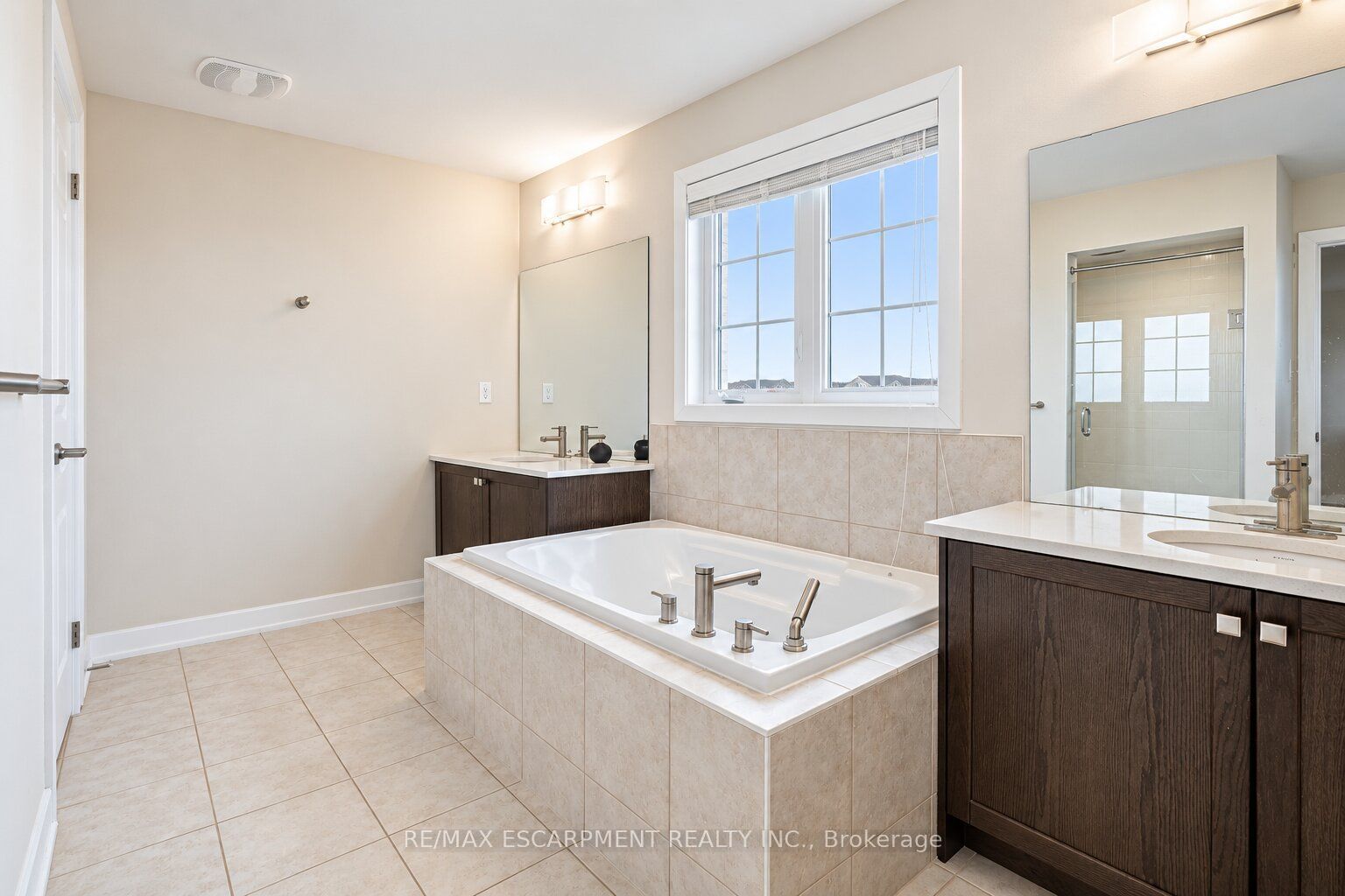 92 Longboat Run W Property Photo 45