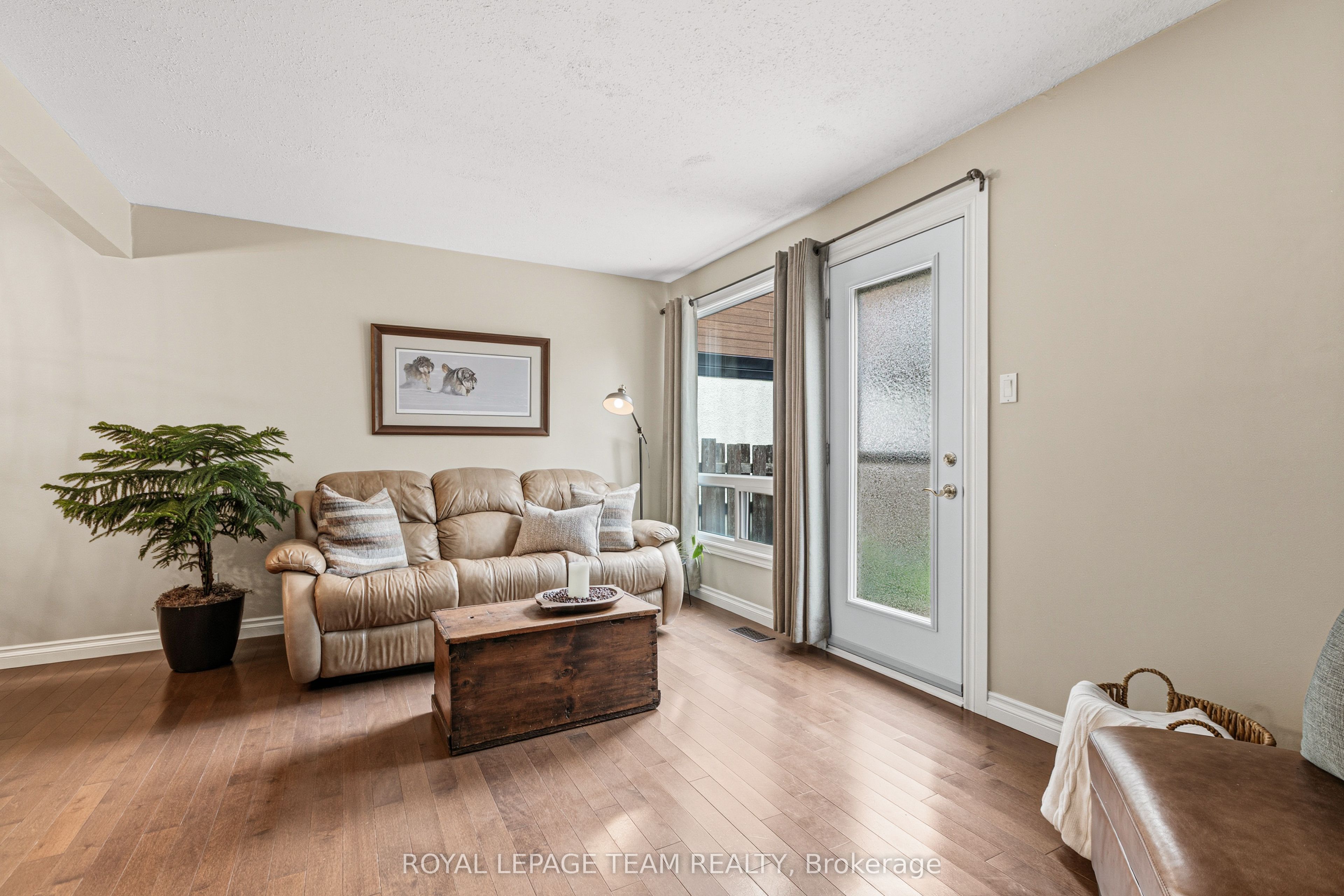 82 Mcclintock Way 68 Property Photo 17