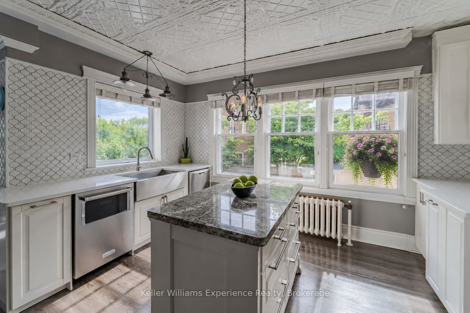 85 10th Street Property Photo 14