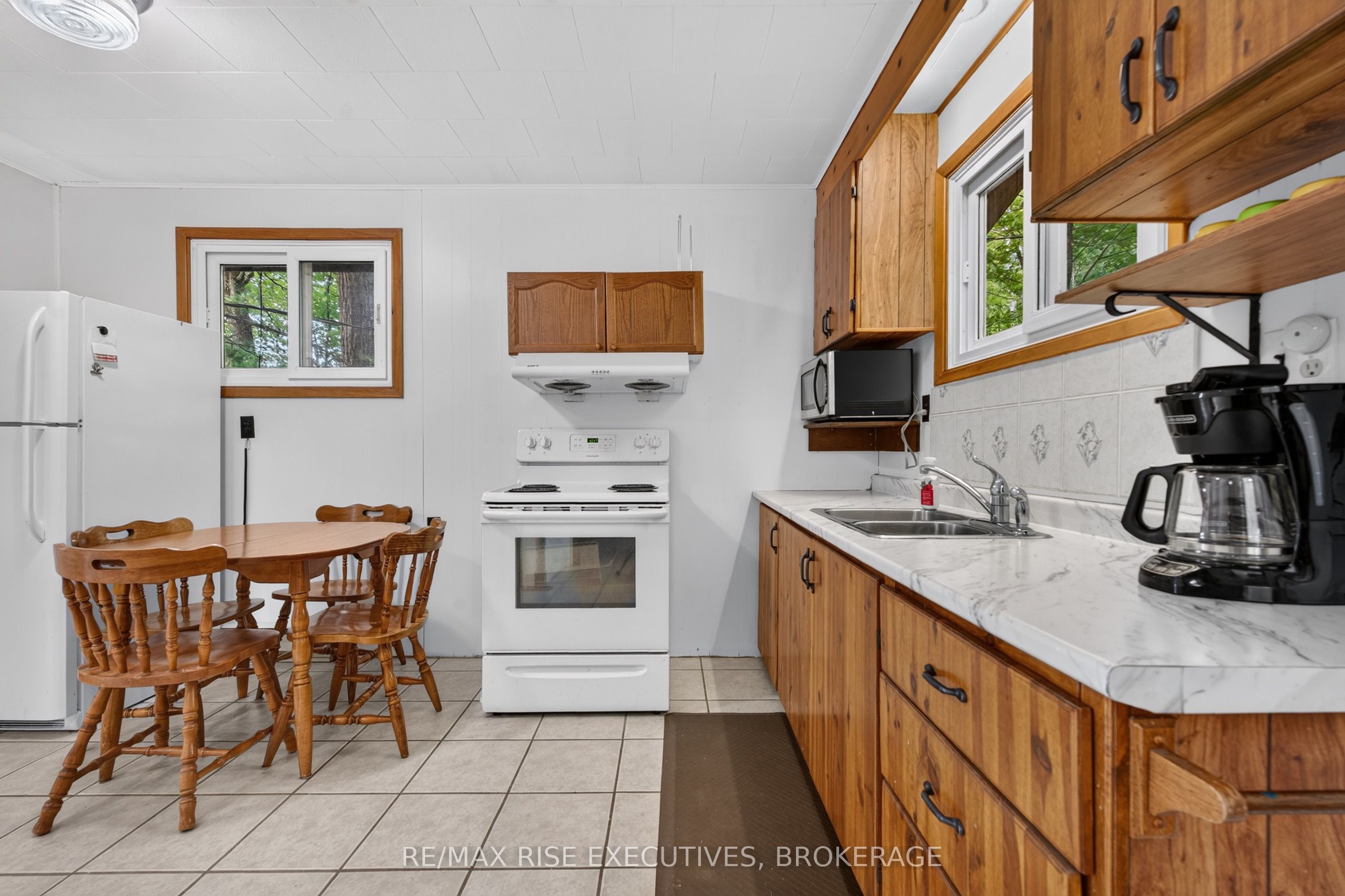 638 Derbyshire Point Lane Property Photo 11