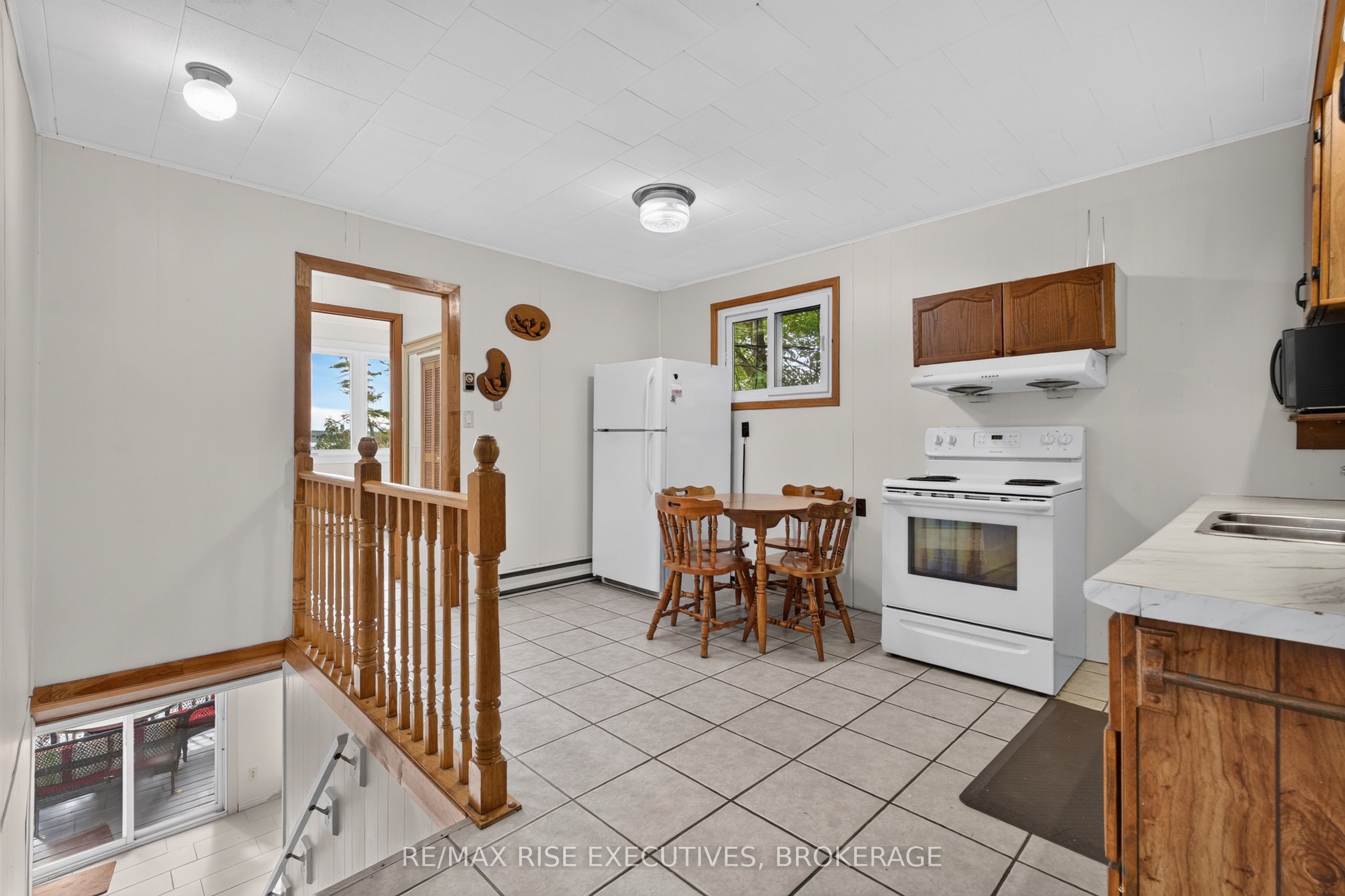 638 Derbyshire Point Lane Property Photo 13