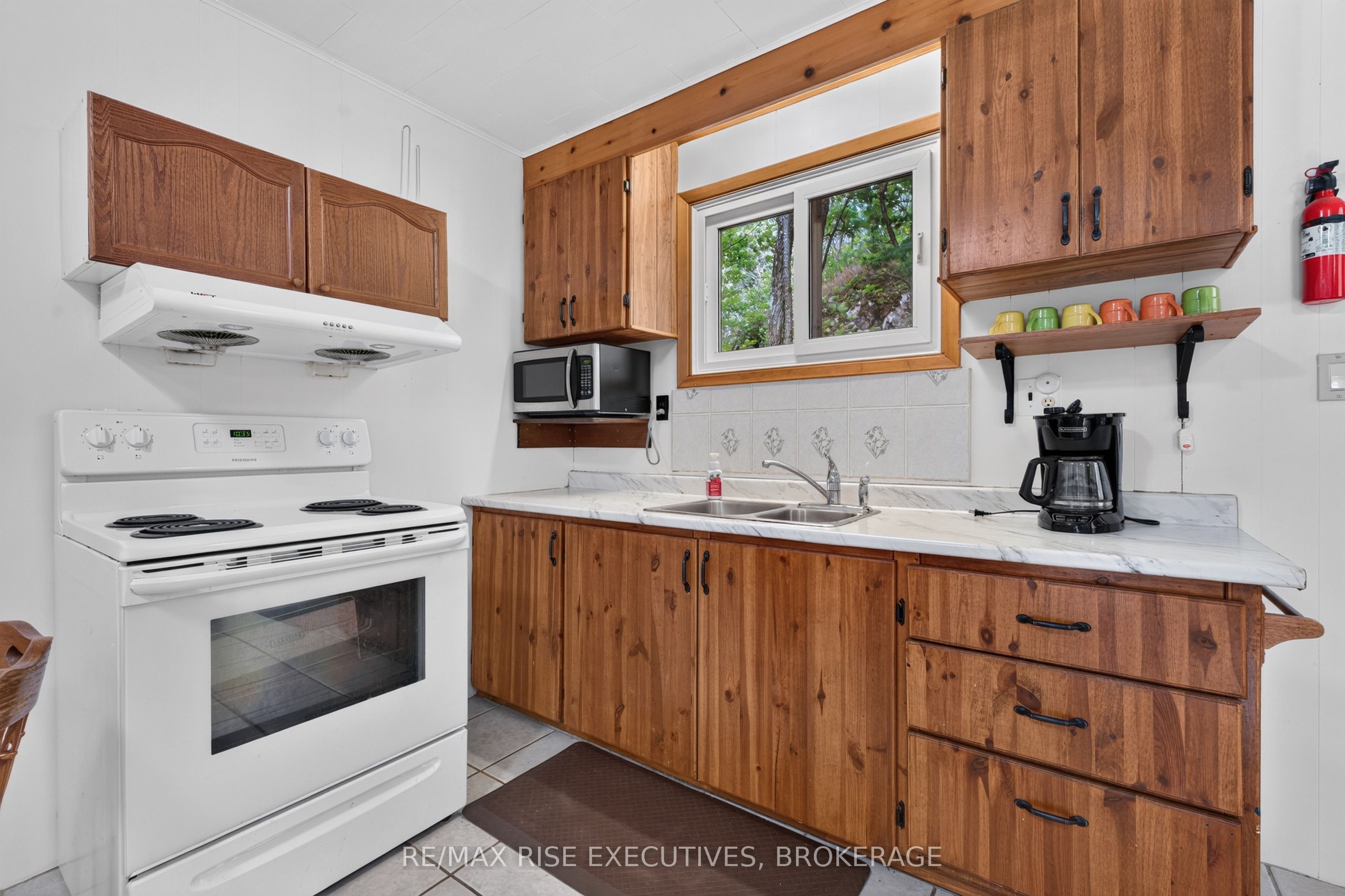 638 Derbyshire Point Lane Property Photo 14
