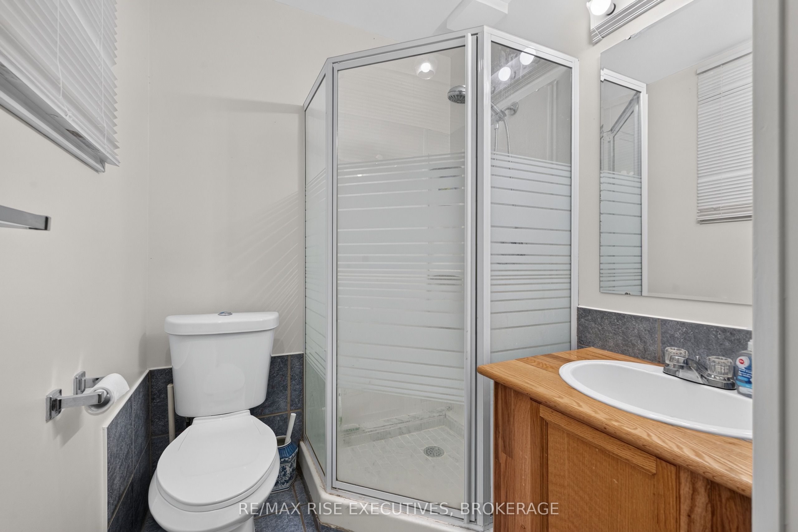638 Derbyshire Point Lane Property Photo 19