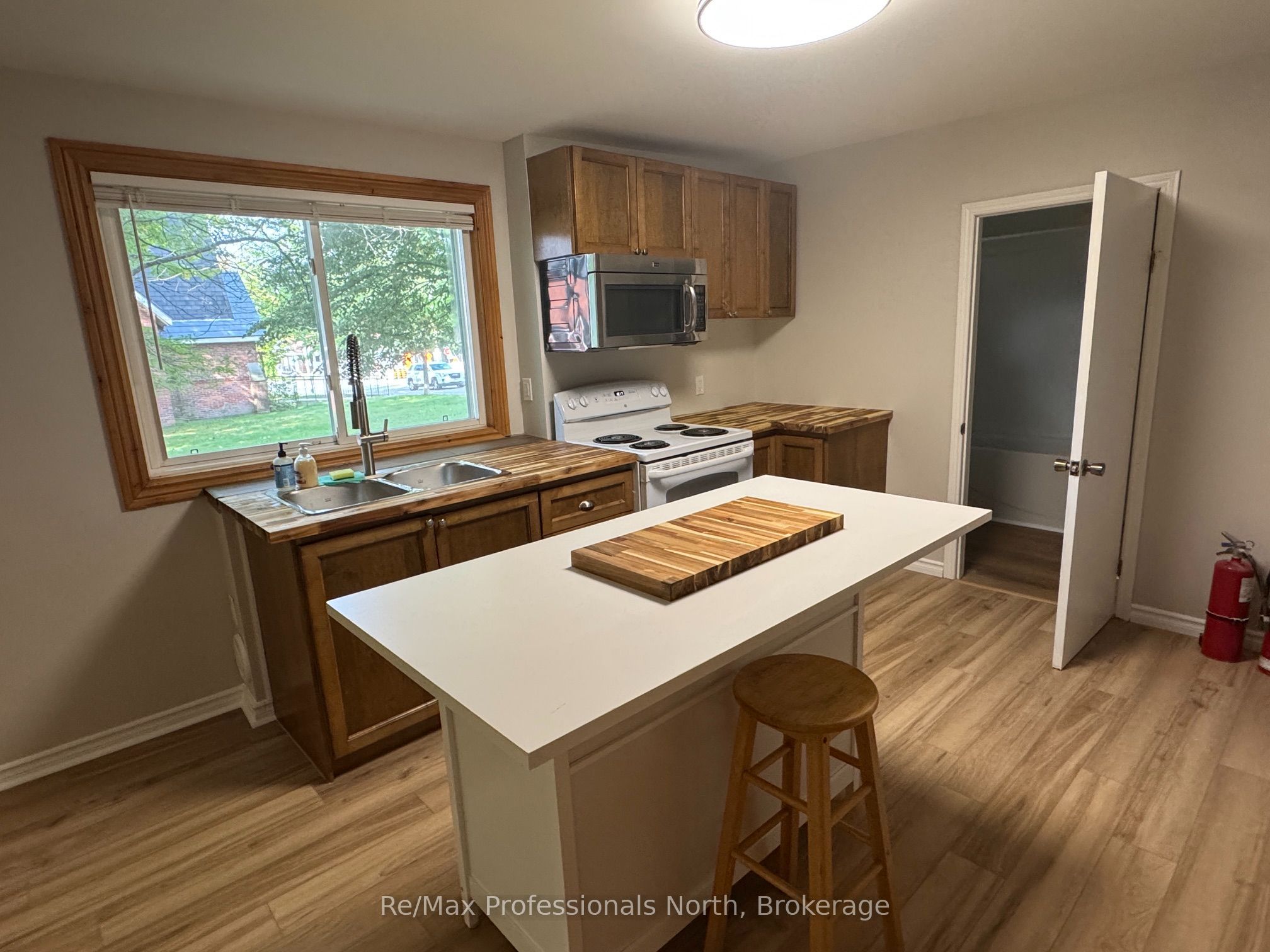 141 Hotchkiss Street Property Photo 3