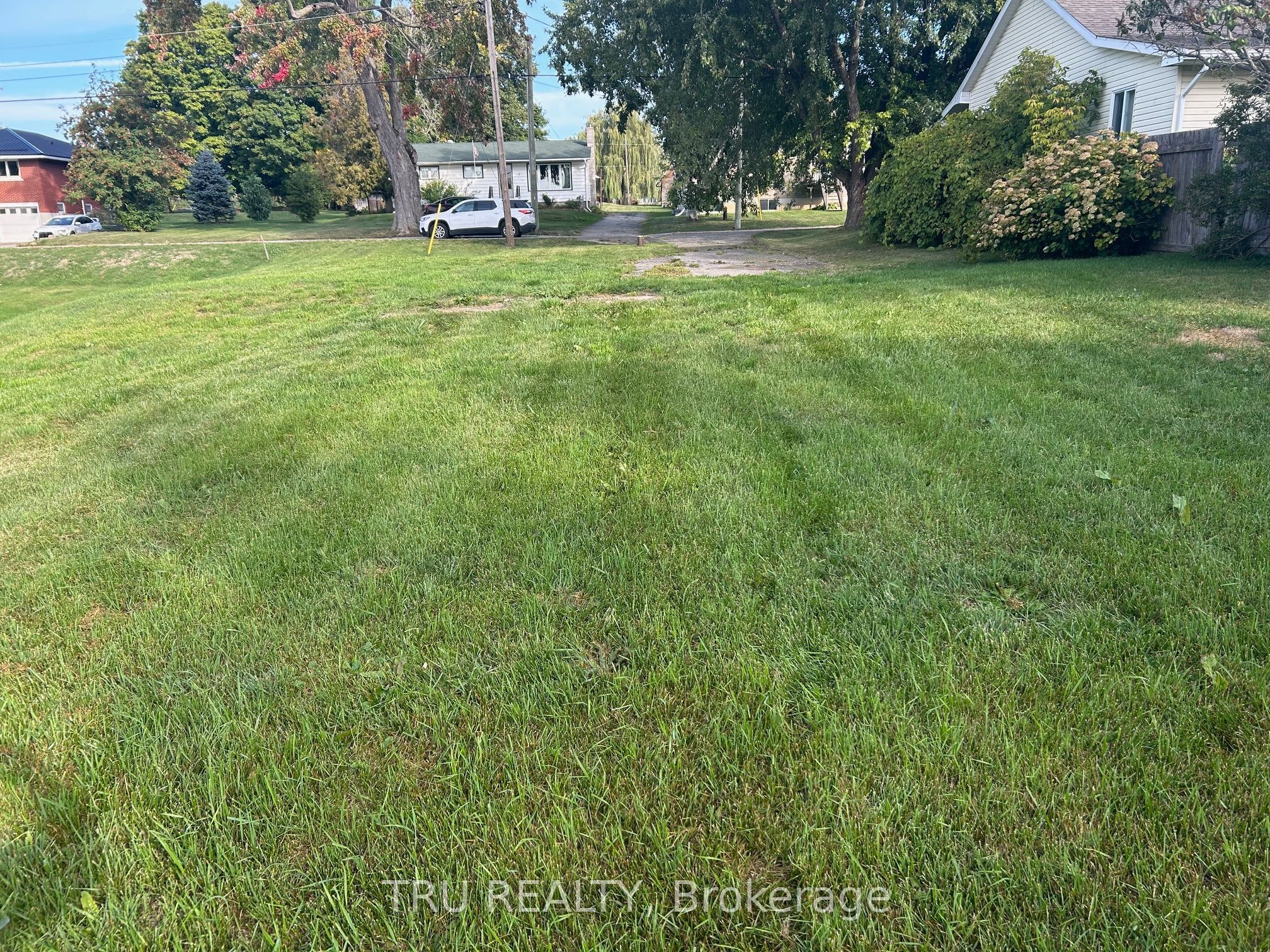 9 Wellington Street W Property Photo 1