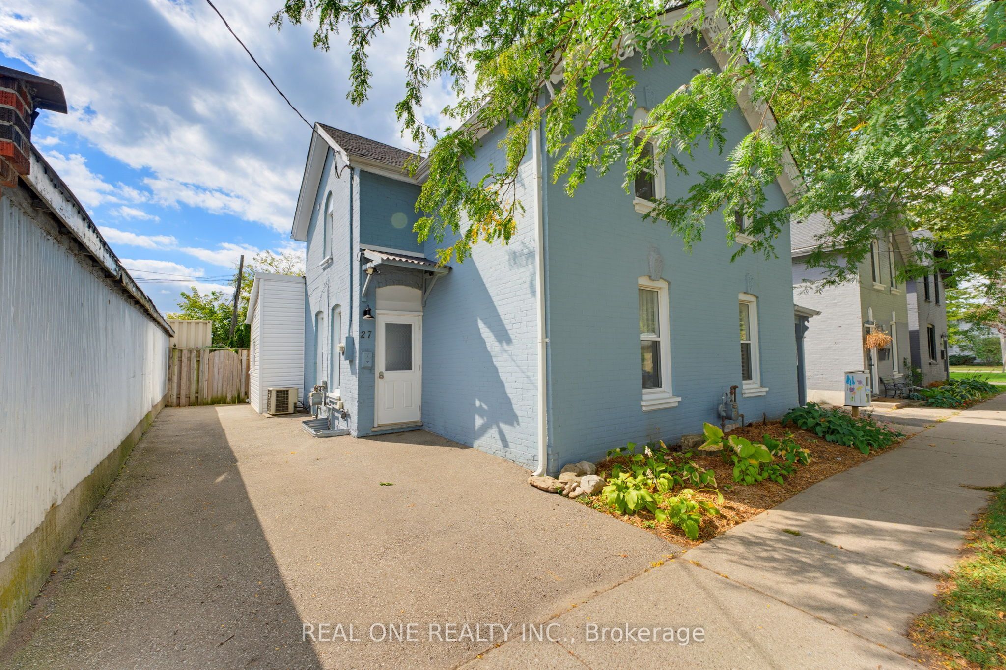 27 Gilkison Street Property Photo 1