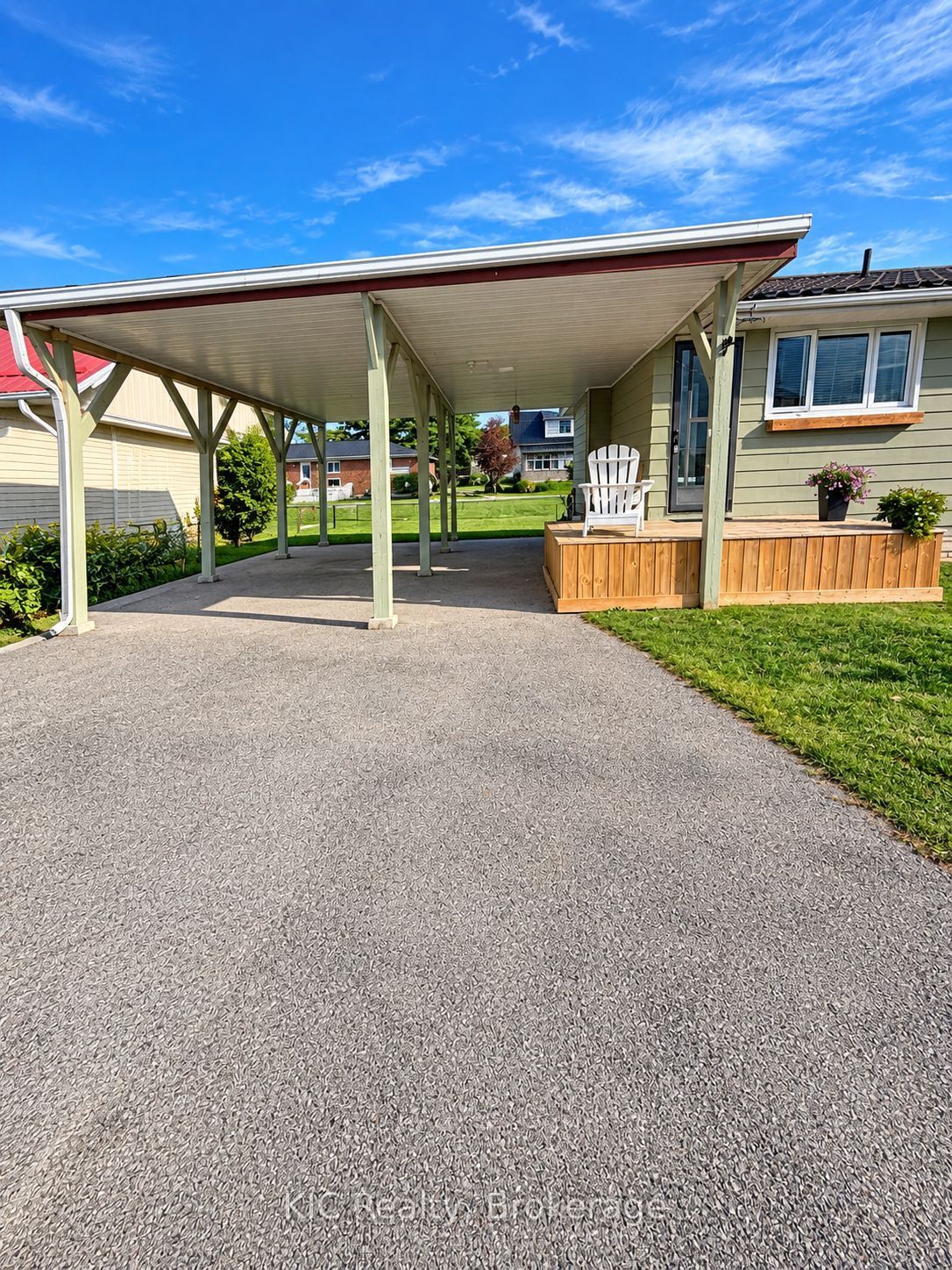98 George Street E Property Photo 14
