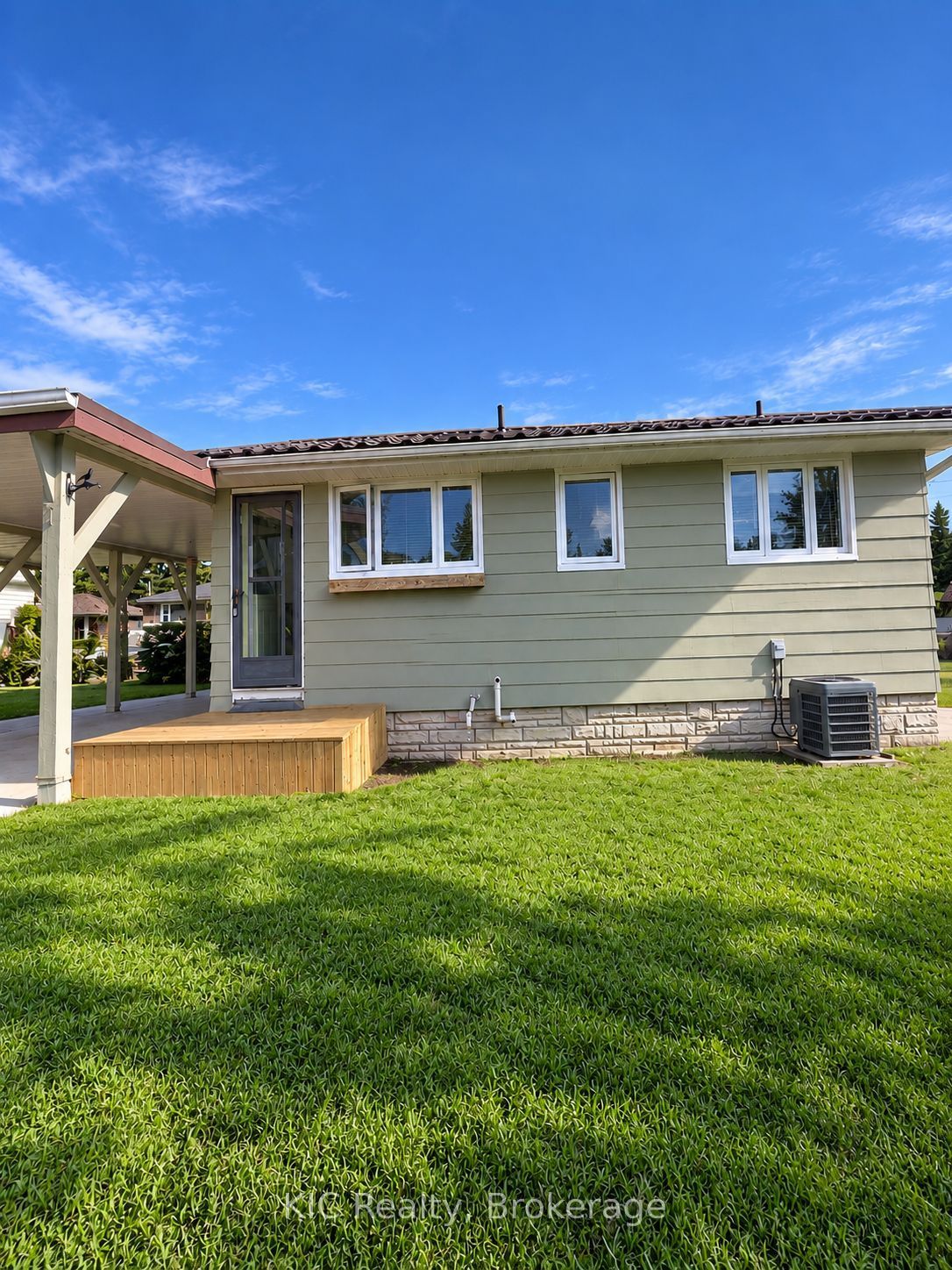 98 George Street E Property Photo 15