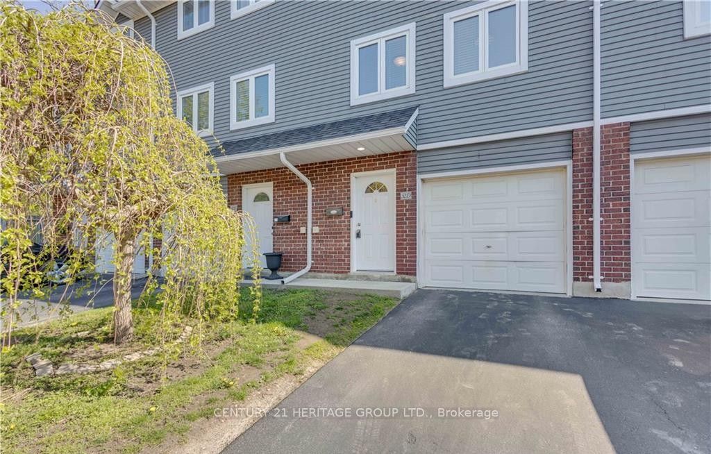 52 Harris Avenue D Property Photo 4