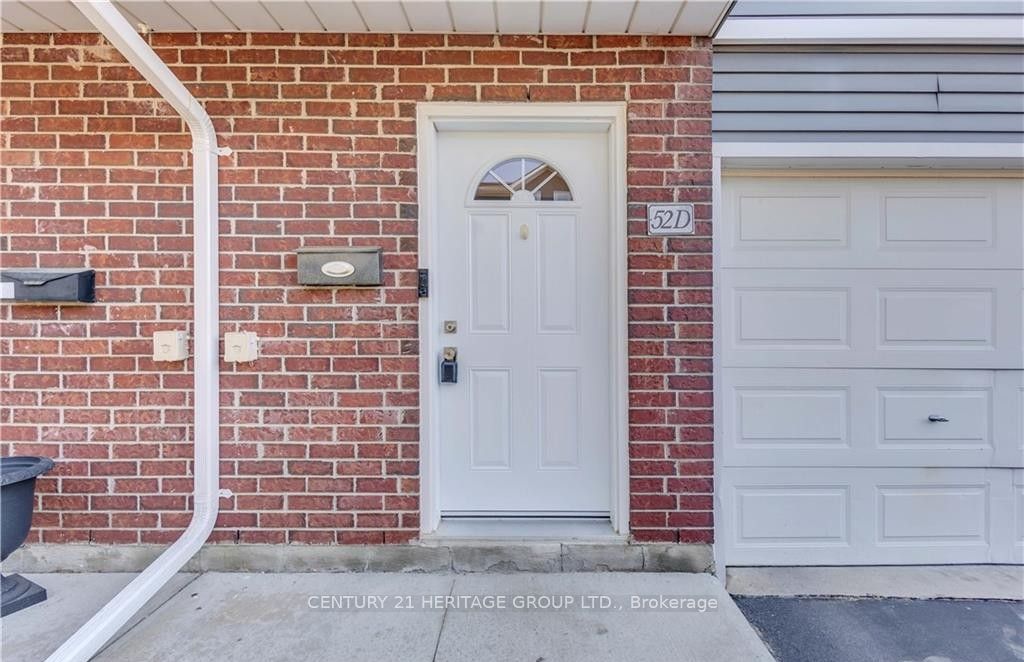 52 Harris Avenue D Property Photo 5