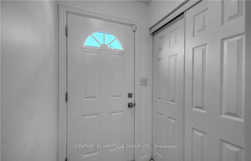 52 Harris Avenue D Property Photo 6
