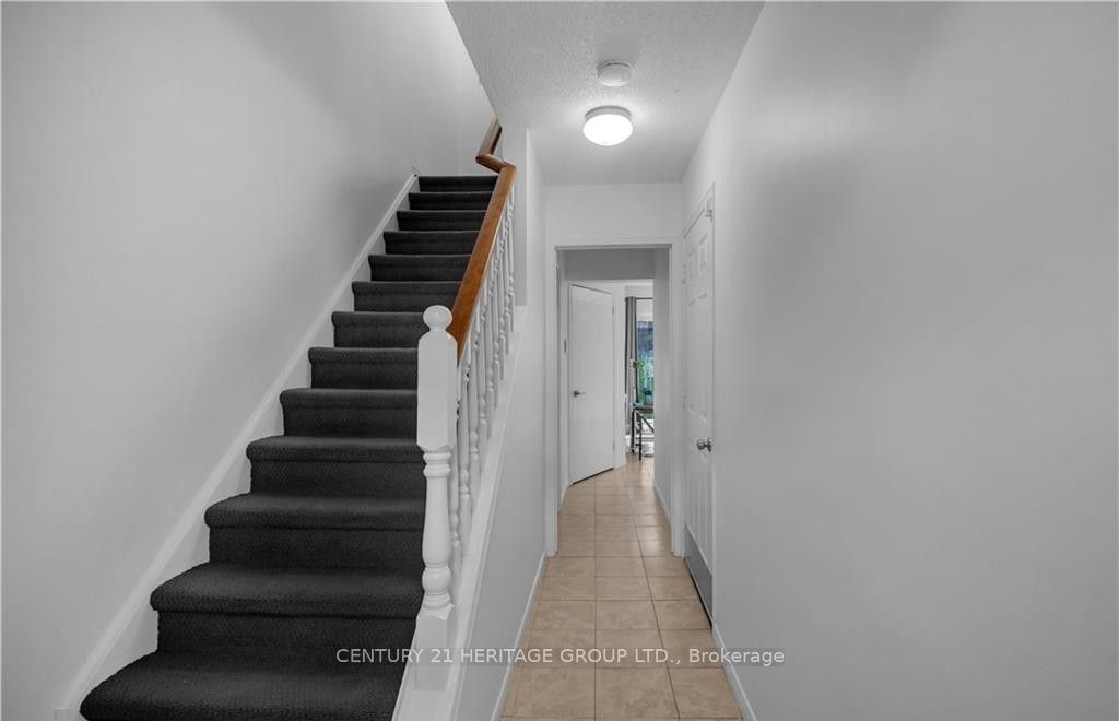52 Harris Avenue D Property Photo 7