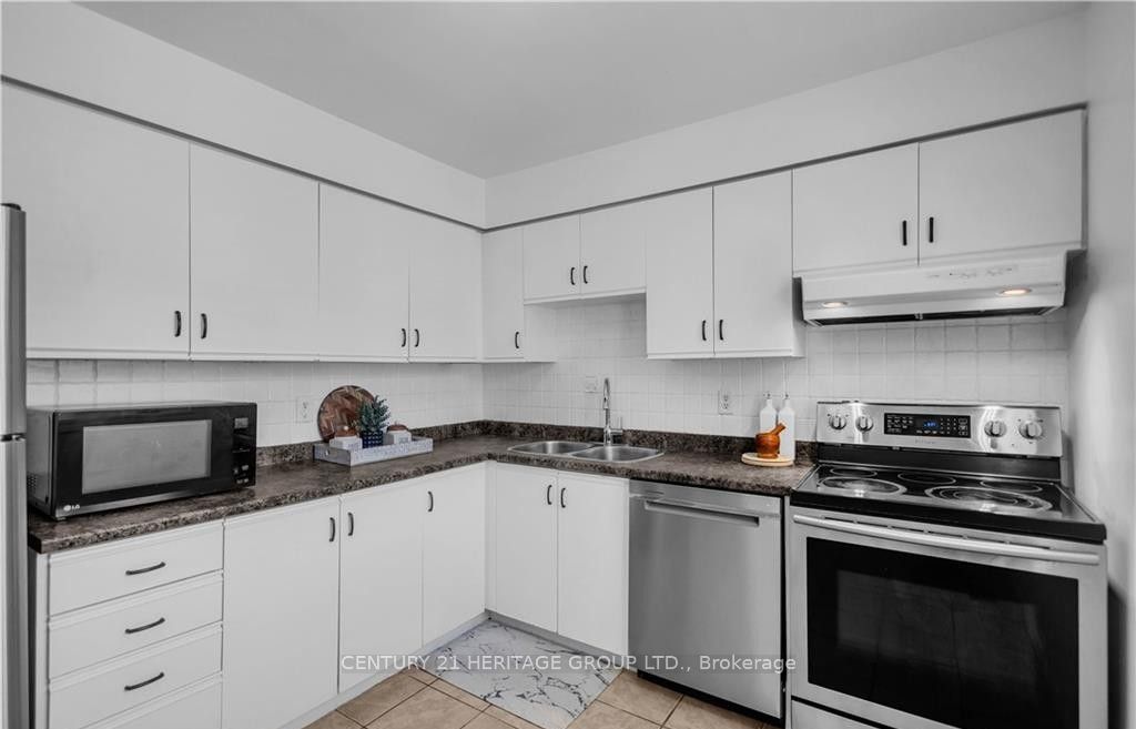 52 Harris Avenue D Property Photo 15