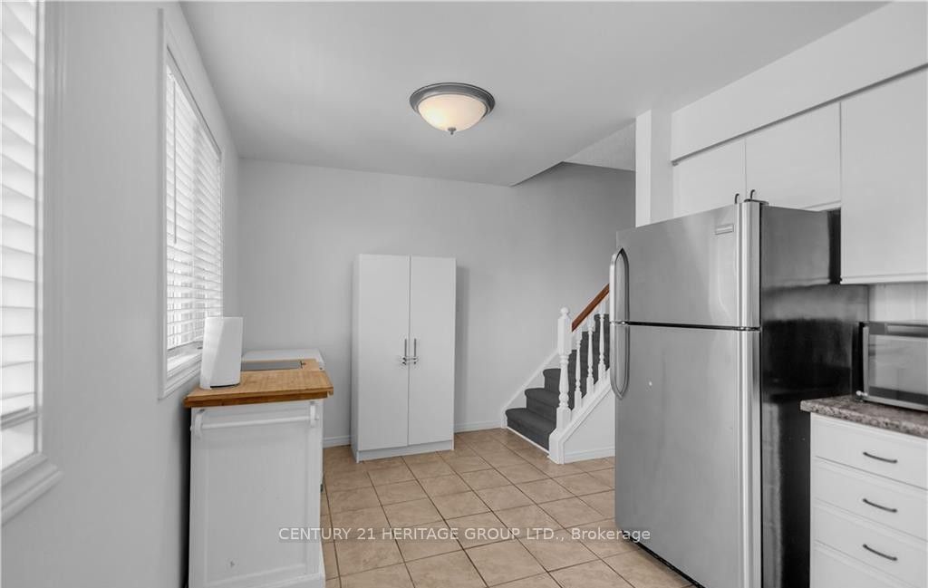 52 Harris Avenue D Property Photo 17