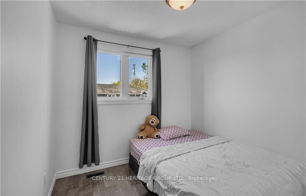 52 Harris Avenue D Property Photo 23