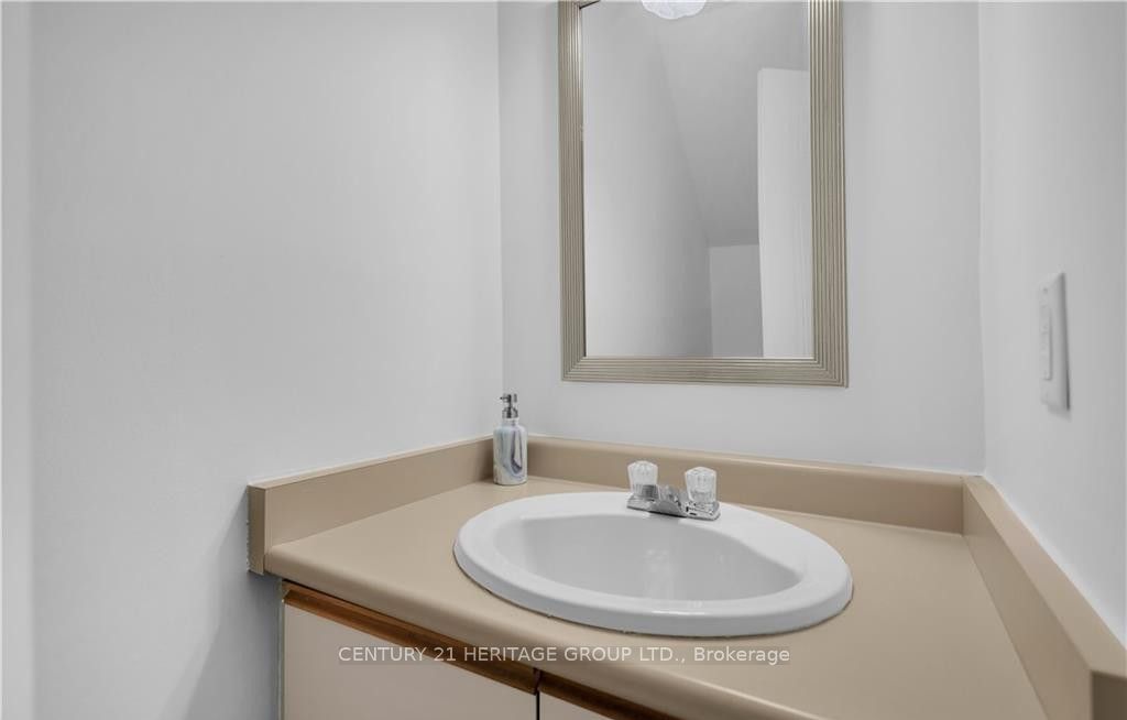 52 Harris Avenue D Property Photo 31