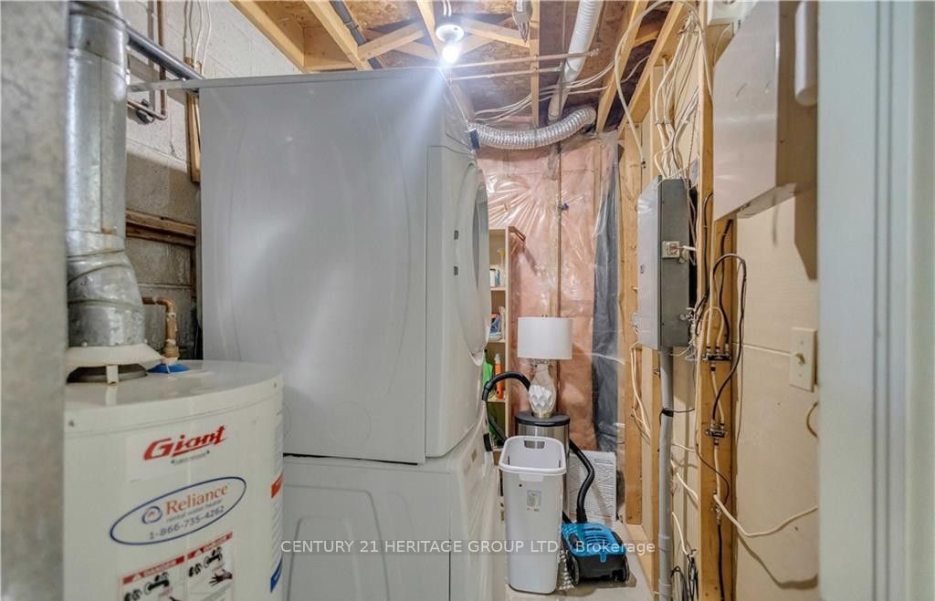 52 Harris Avenue D Property Photo 32