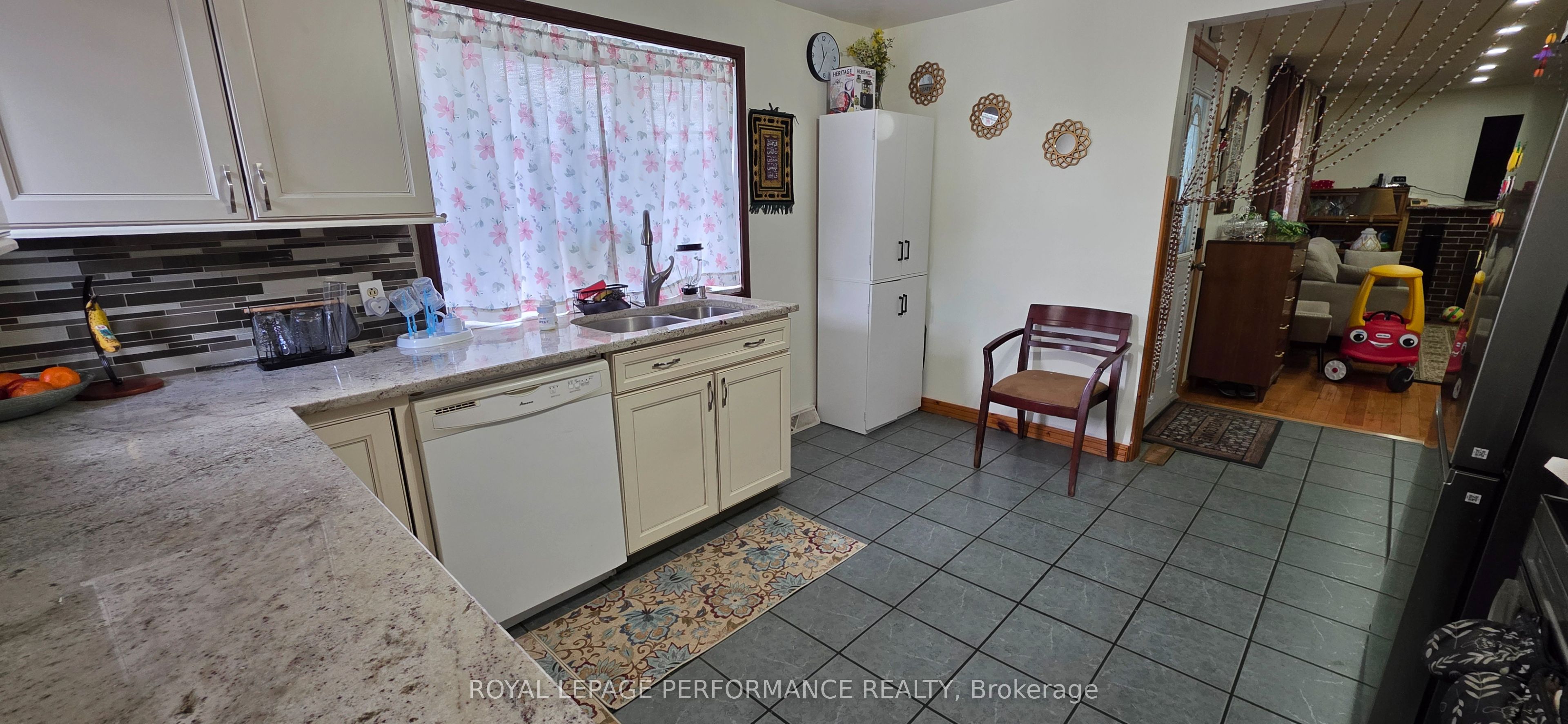 641 Burton Avenue Property Photo 6