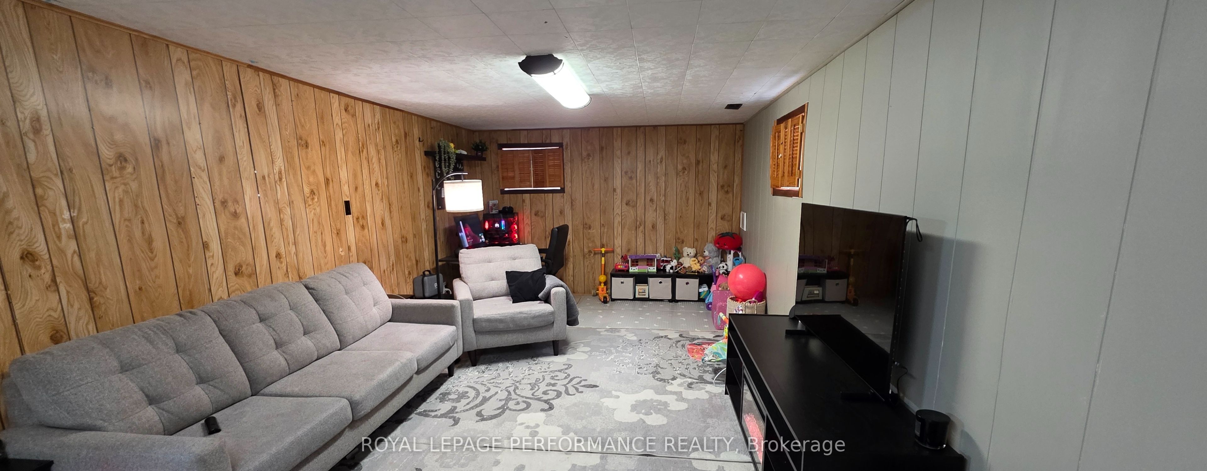 641 Burton Avenue Property Photo 21