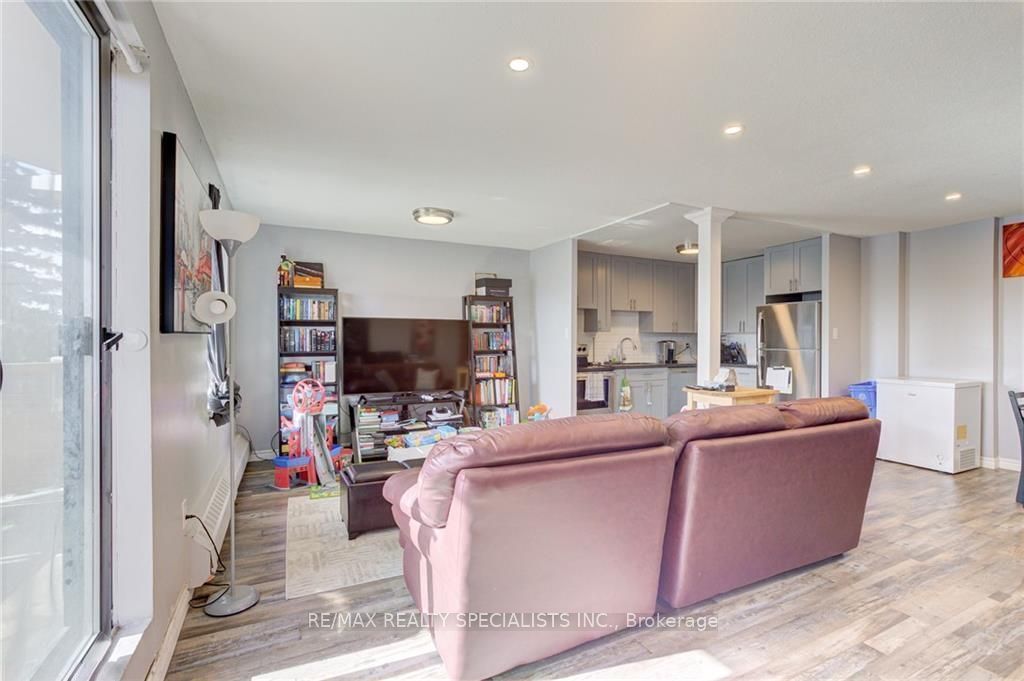 1100 Courtland Avenue 309 Property Photo 5