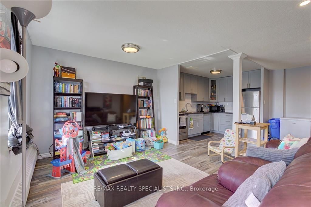 1100 Courtland Avenue 309 Property Photo 6