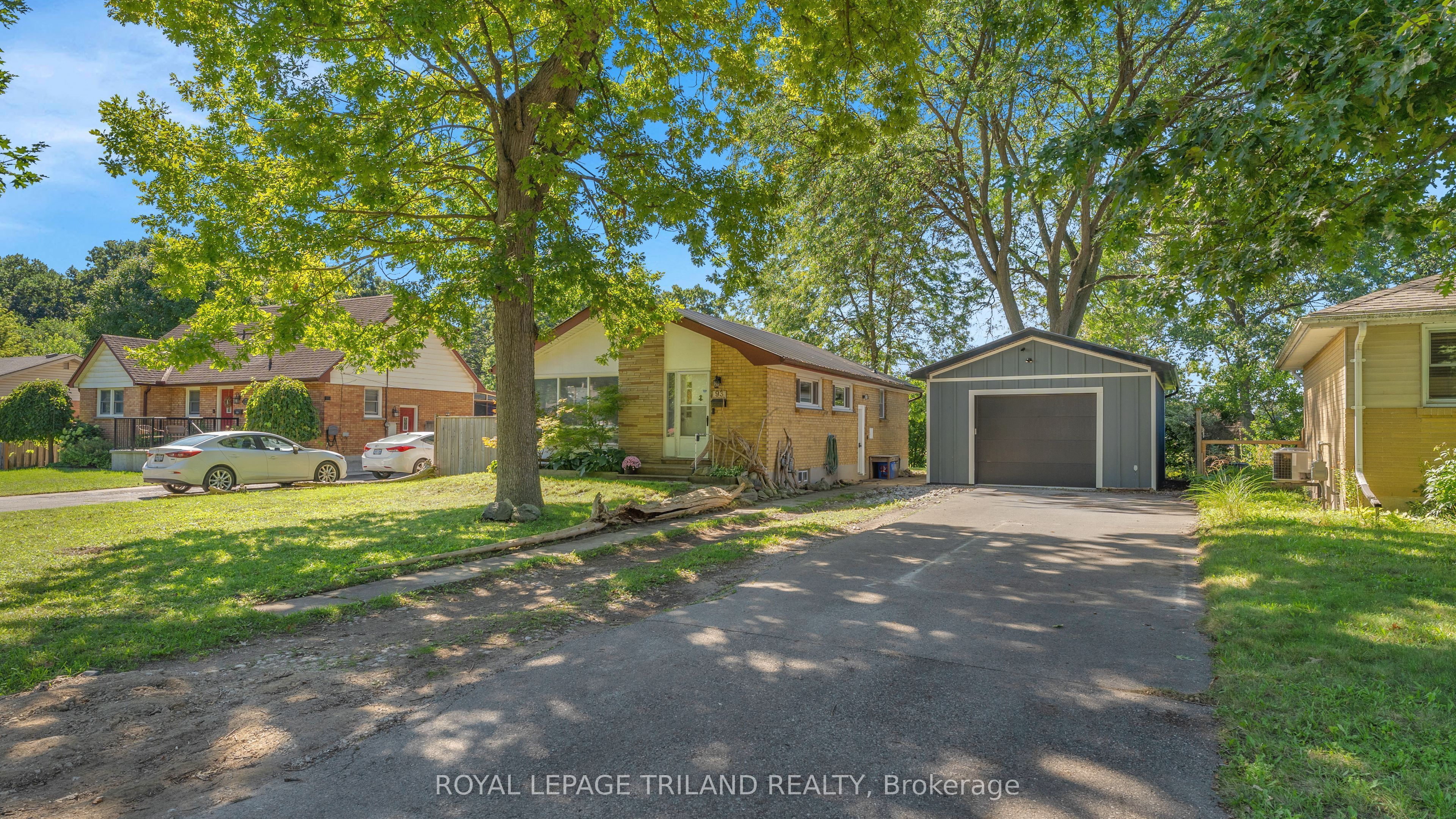 93 Manitoulin Drive Property Photo 2