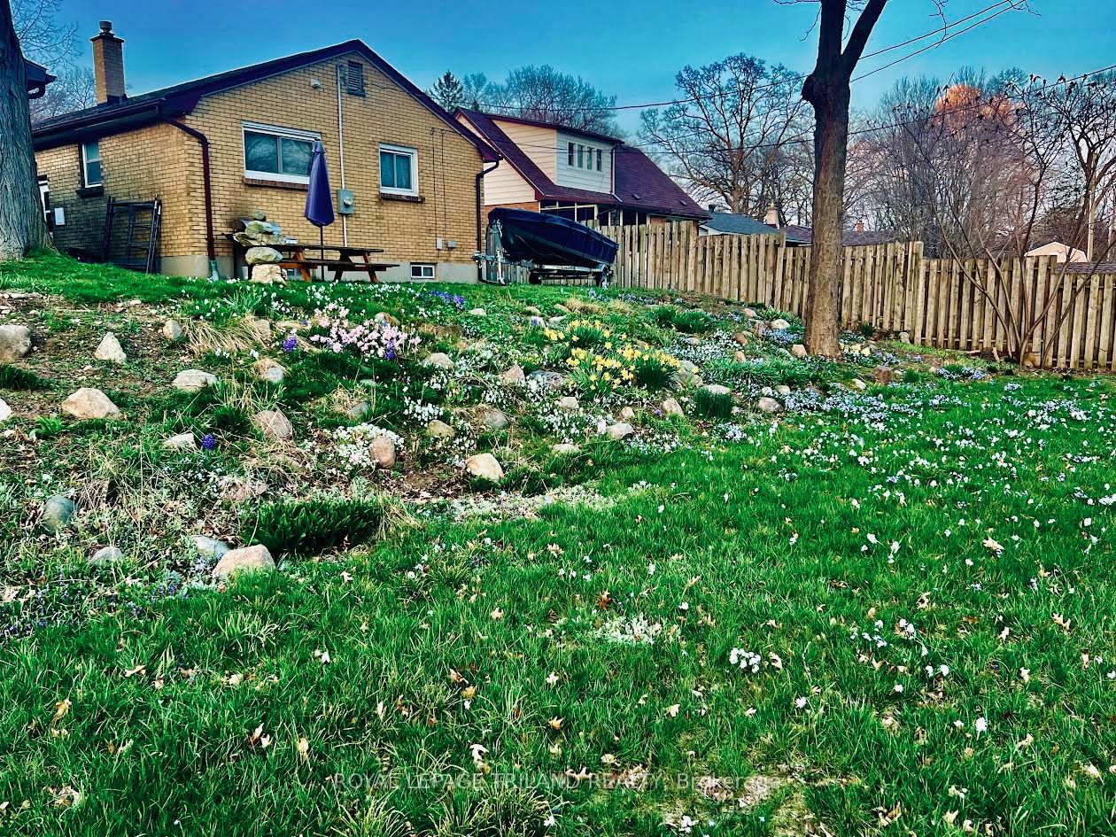 93 Manitoulin Drive Property Photo 4